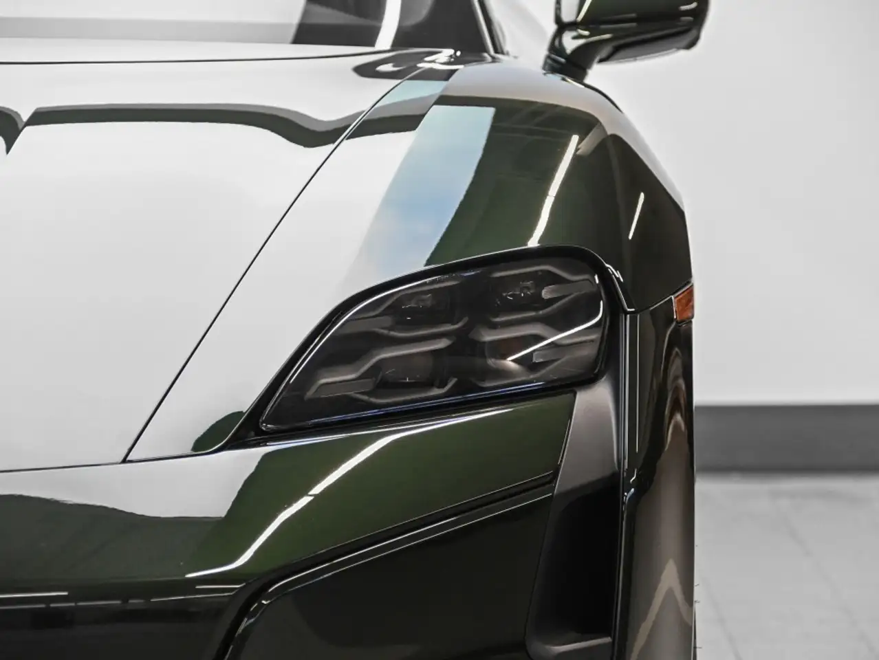 Porsche Taycan снимка Porsche Taycan