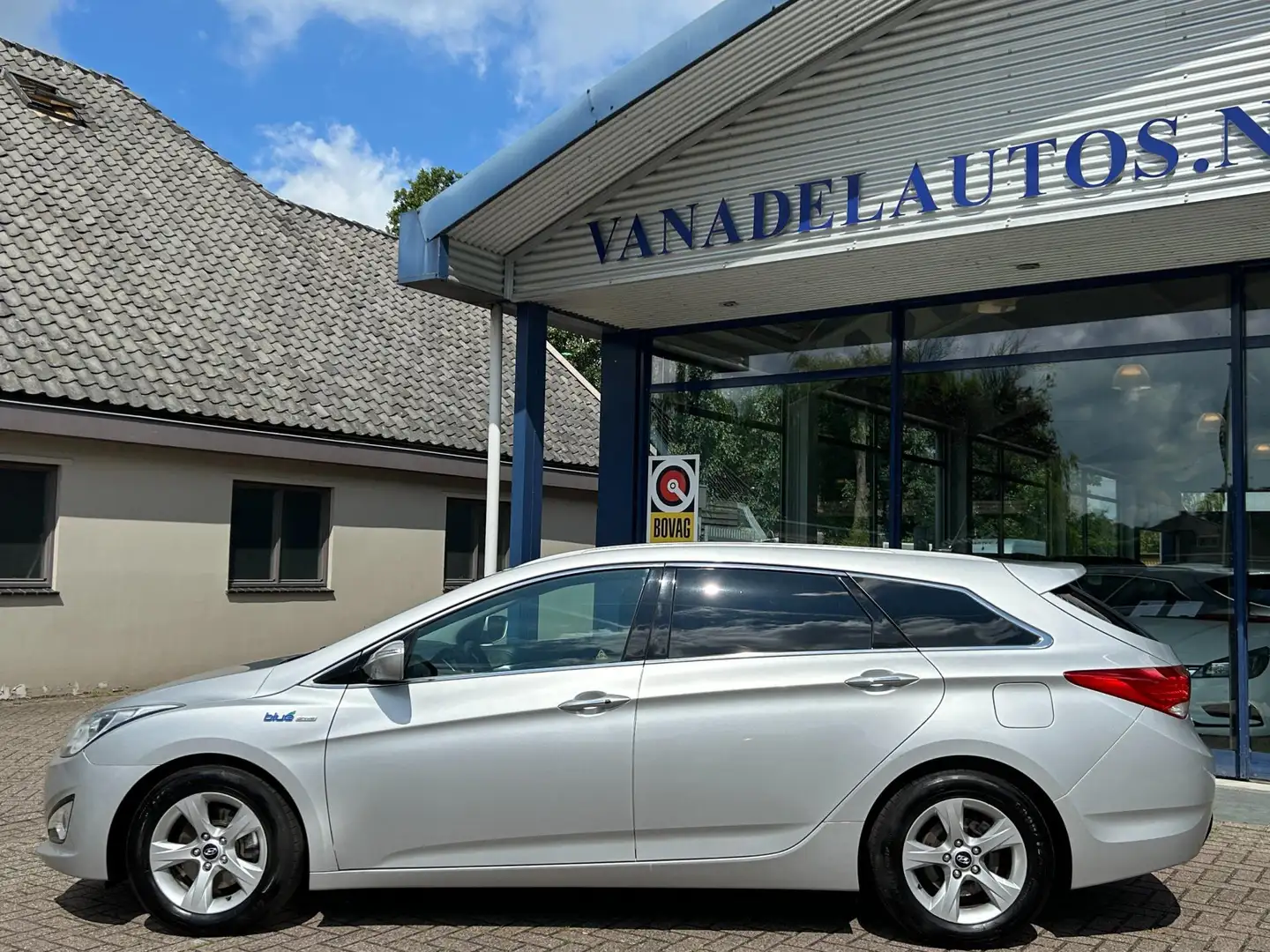 Hyundai i40 Wagon 1.6 GDI Blue Business Navi Clima Camera Crui Grijs - 2
