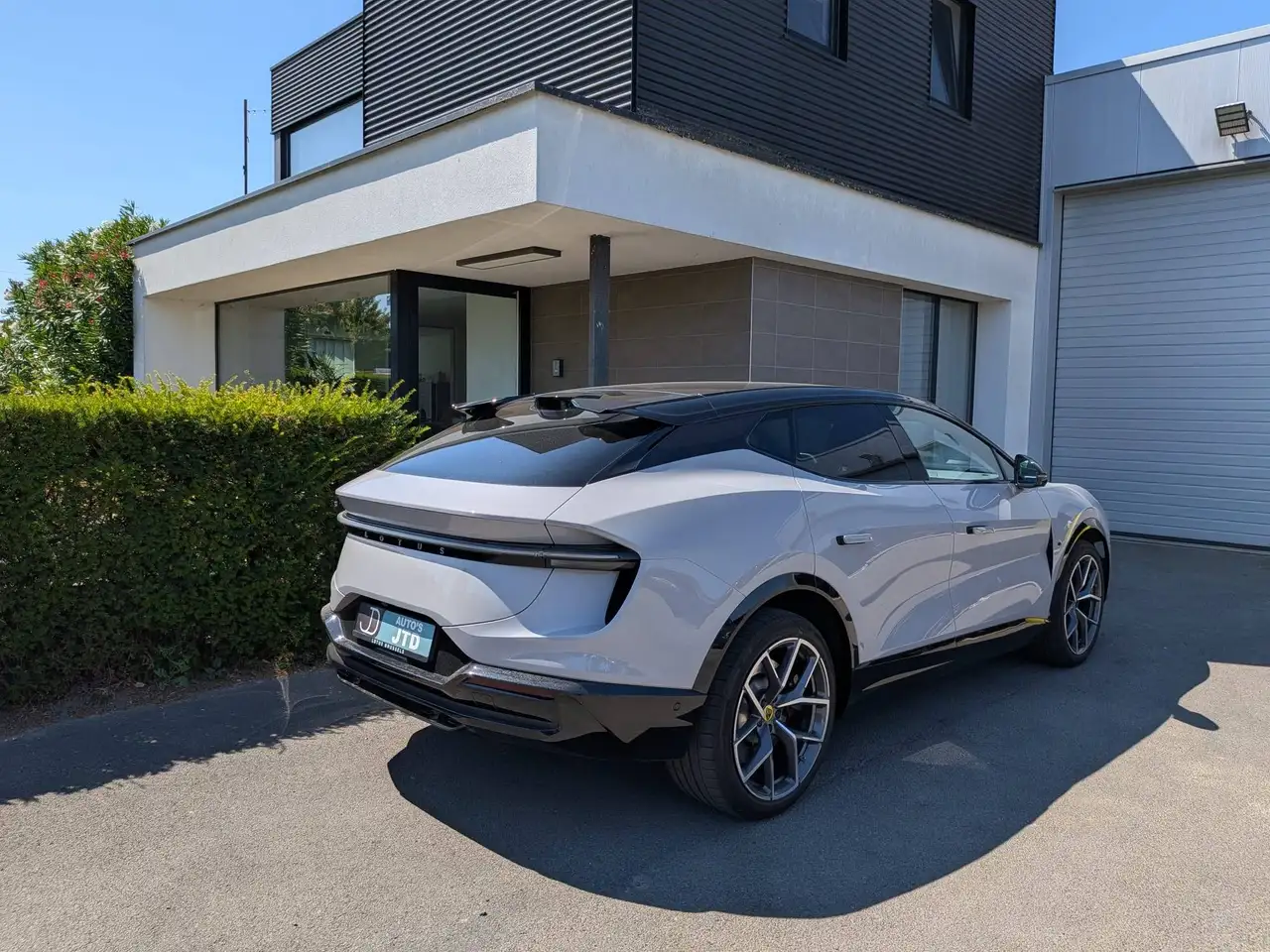 Lotus Eletre 2025