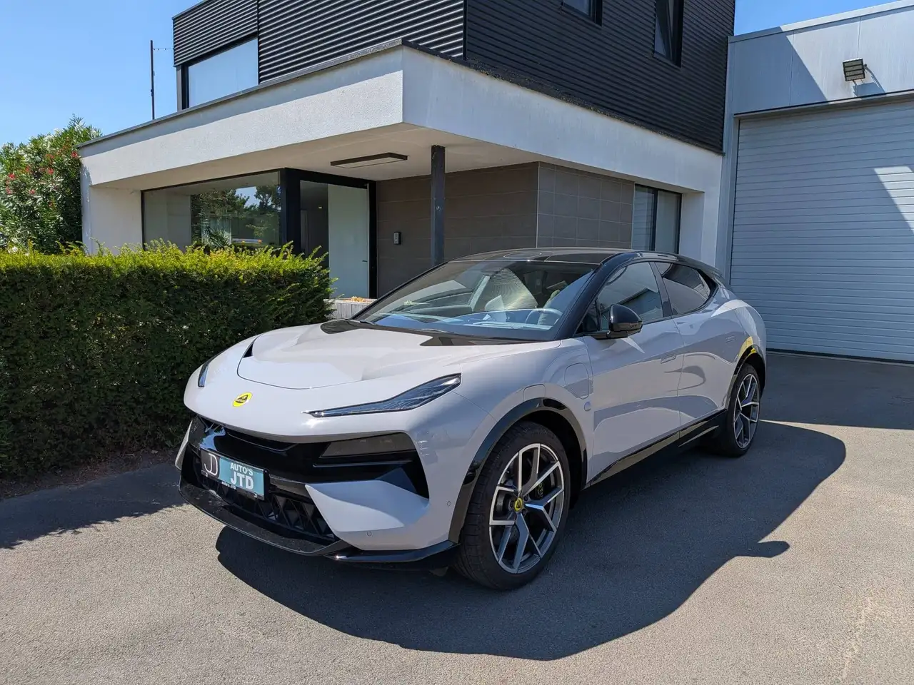 Lotus Eletre 2025