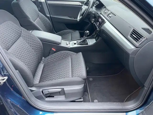 Skoda Superb view 11