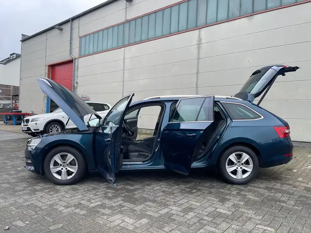 Skoda Superb view 15