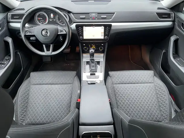 Skoda Superb view 13
