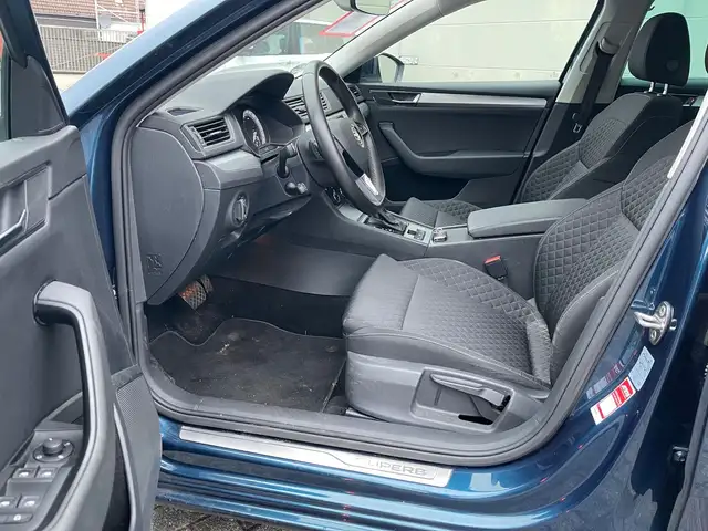 Skoda Superb view 9