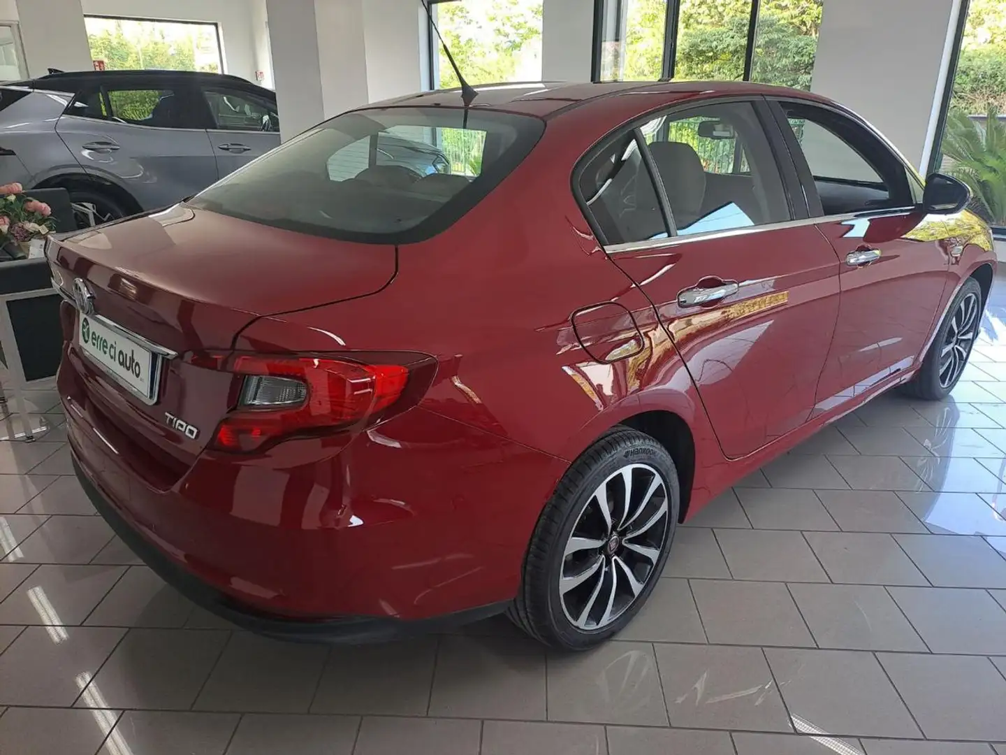 Fiat Tipo 1.6 Mjt 4 porte Lounge "UNICO PROPRIETARIO" Rosso - 2