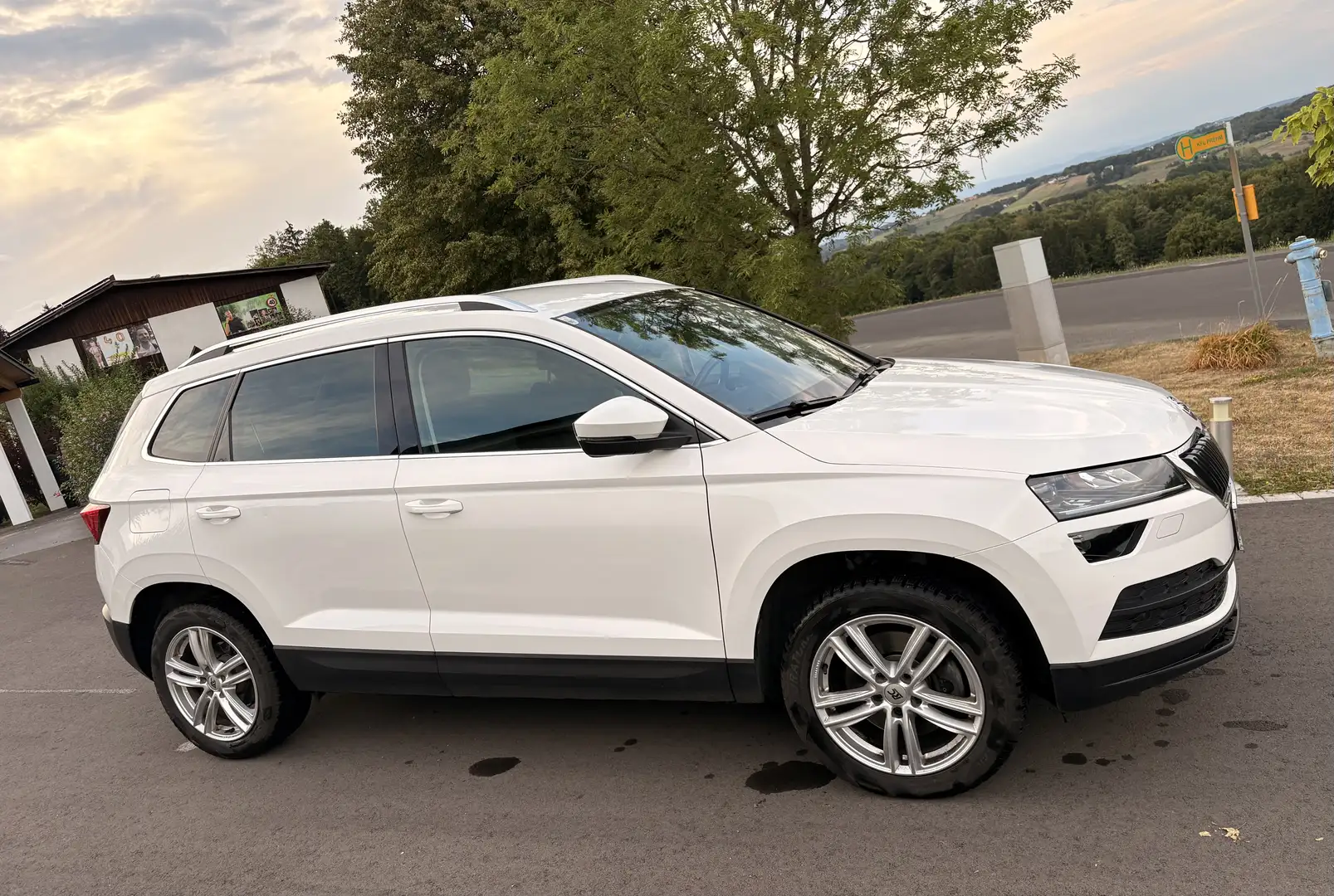 Skoda Karoq 1,5 TSI Style - 1