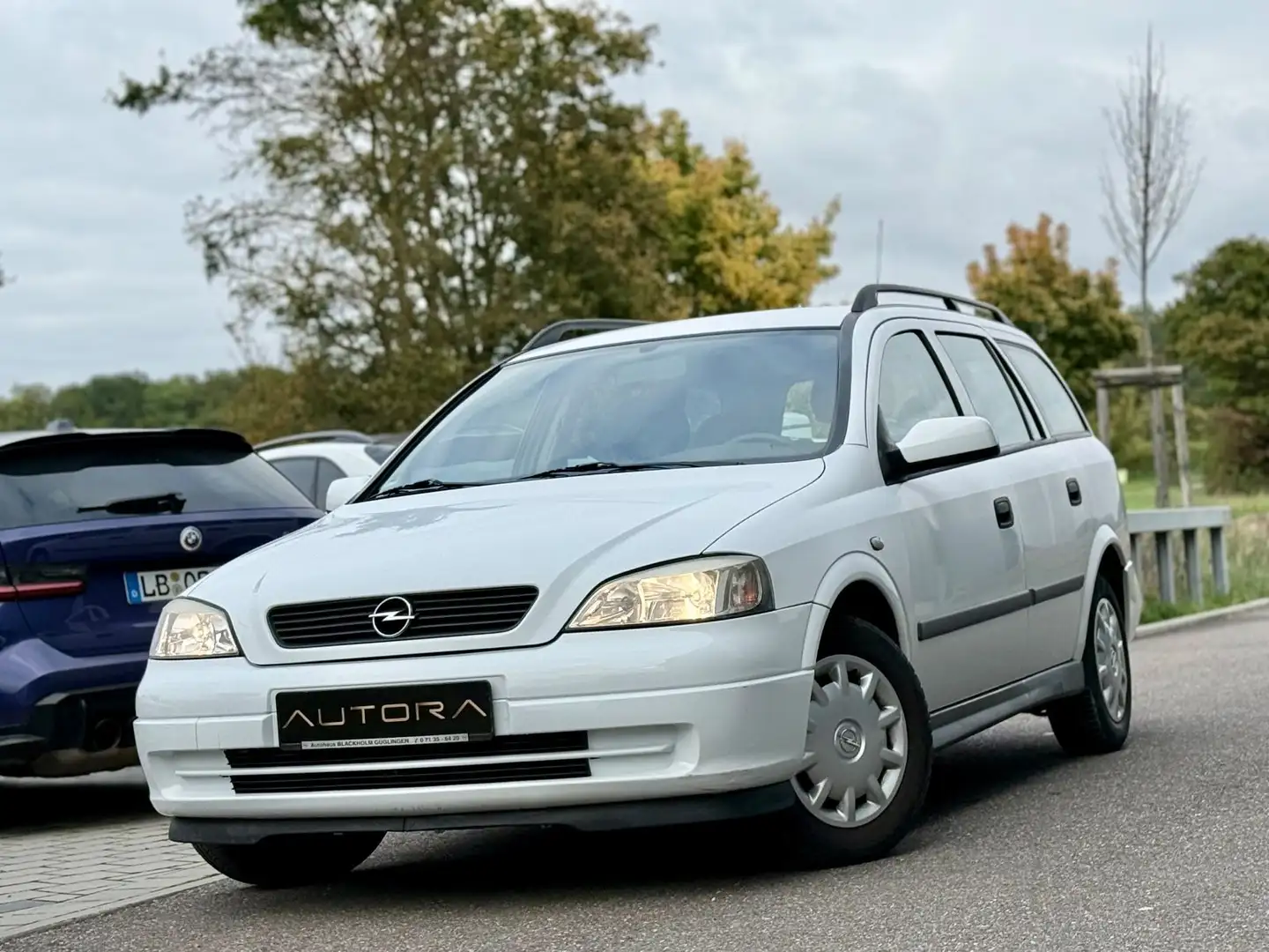 Opel Astra 1.6 HU/AU bis 04/27 Blanc - 1