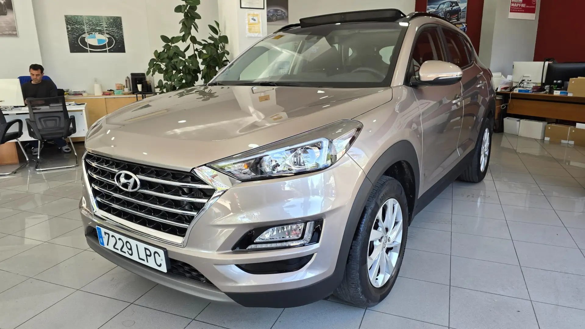 Hyundai TUCSON 1.6 CRDI 85kW (116CV) 48V SLE Sky 4X2 Beige - 2