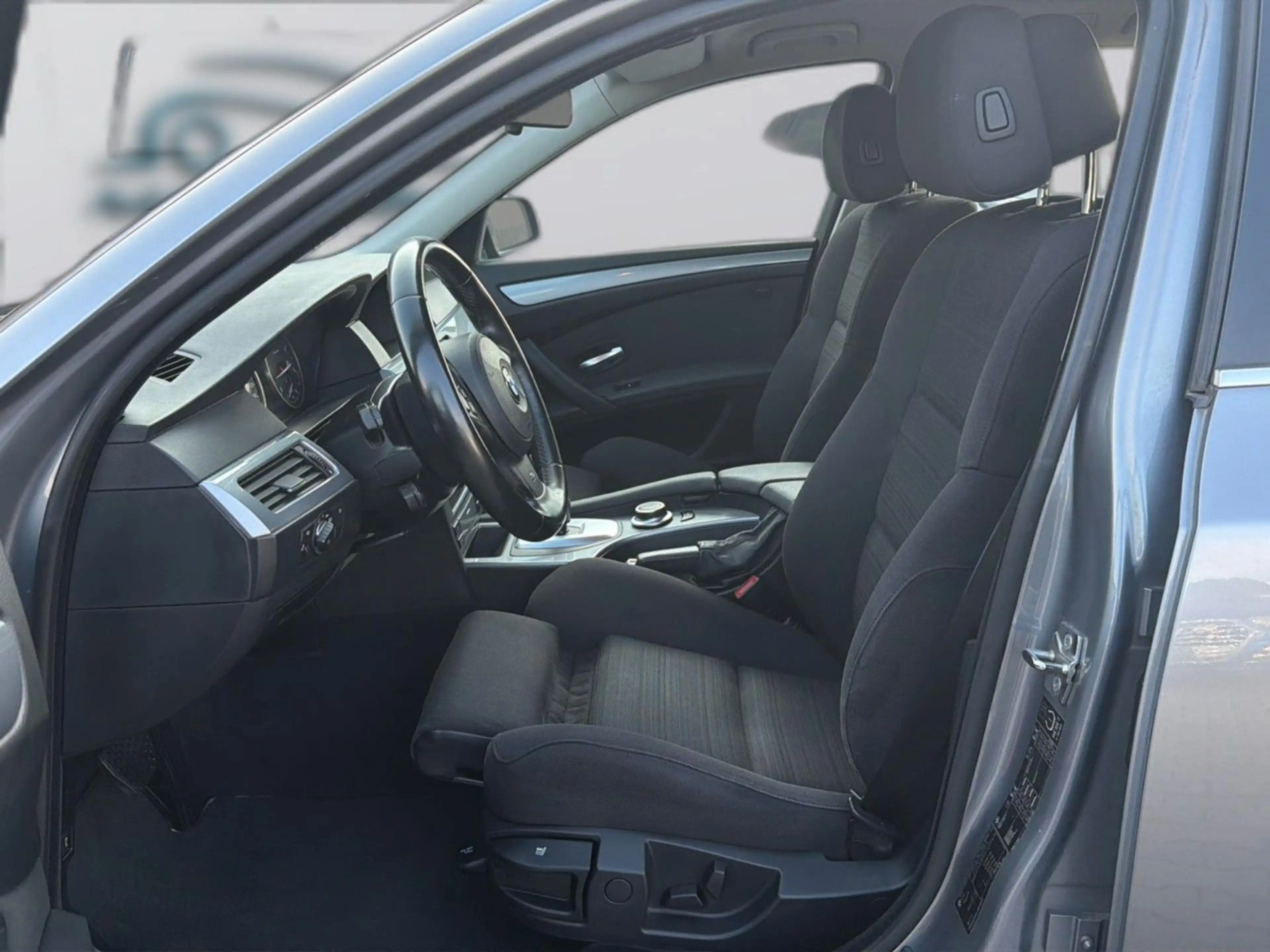 BMW 525 d Touring Sportsitze Navi Xenon — photo 8