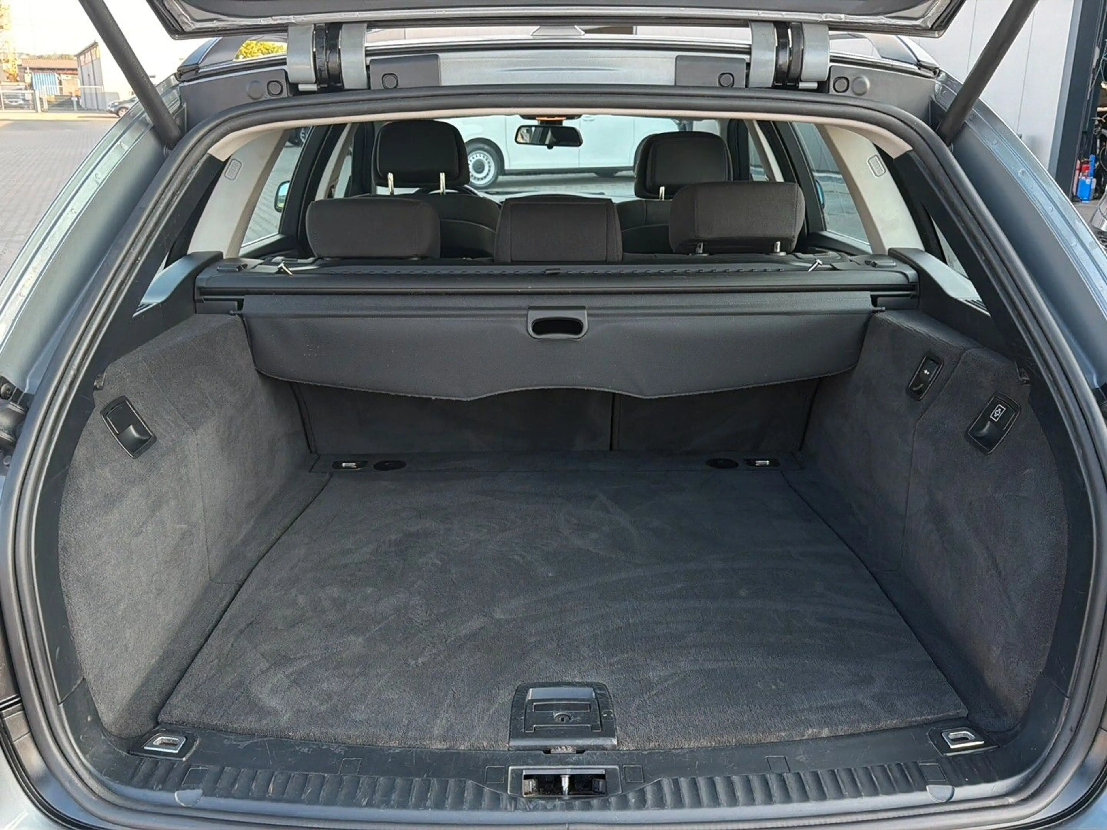 BMW 525 d Touring Sportsitze Navi Xenon — photo 11