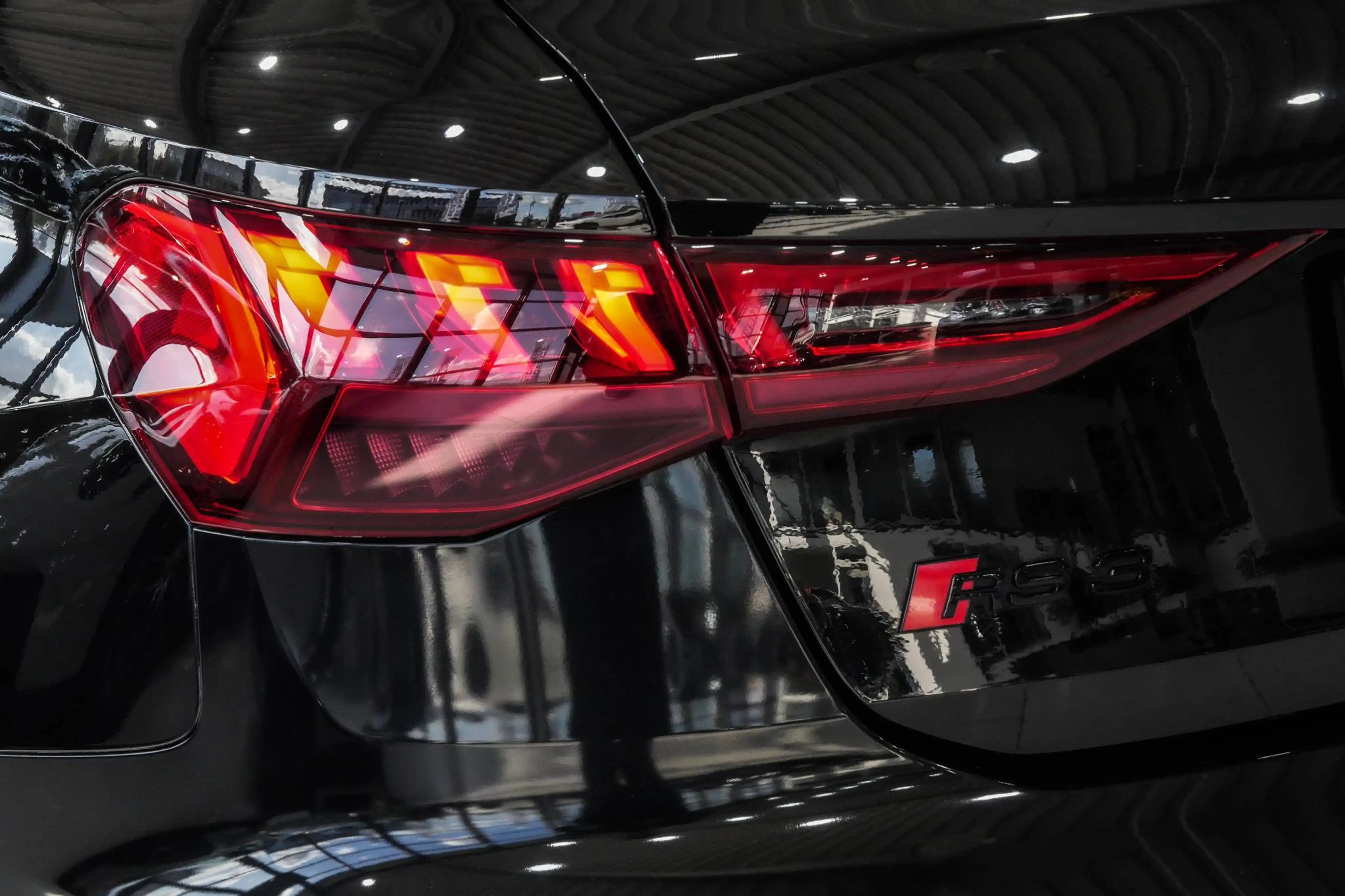 Audi RS3 Sportback Quattro*RS-SPORTSITZE*B&O*MASSAGE* — photo 11
