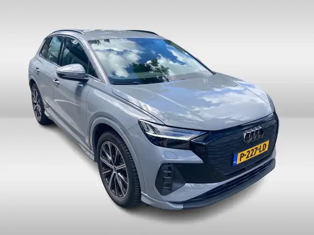 Audi Q4 E-Tron view 4