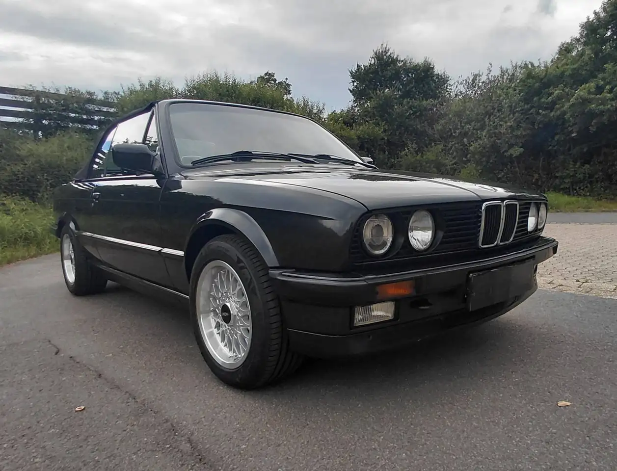 BMW 320 i Cabrio E30 shadowline VFL, H-Zulass., Note 2+, foto 2