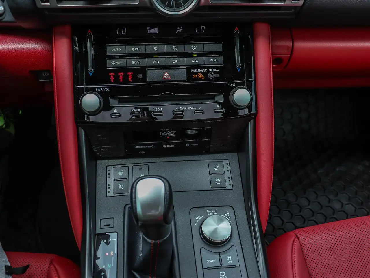 Lexus IS photo Lexus IS
