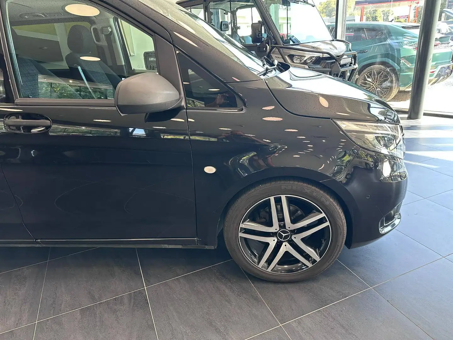 Mercedes-Benz Vito Vito Tourer lang Schwarz - 2