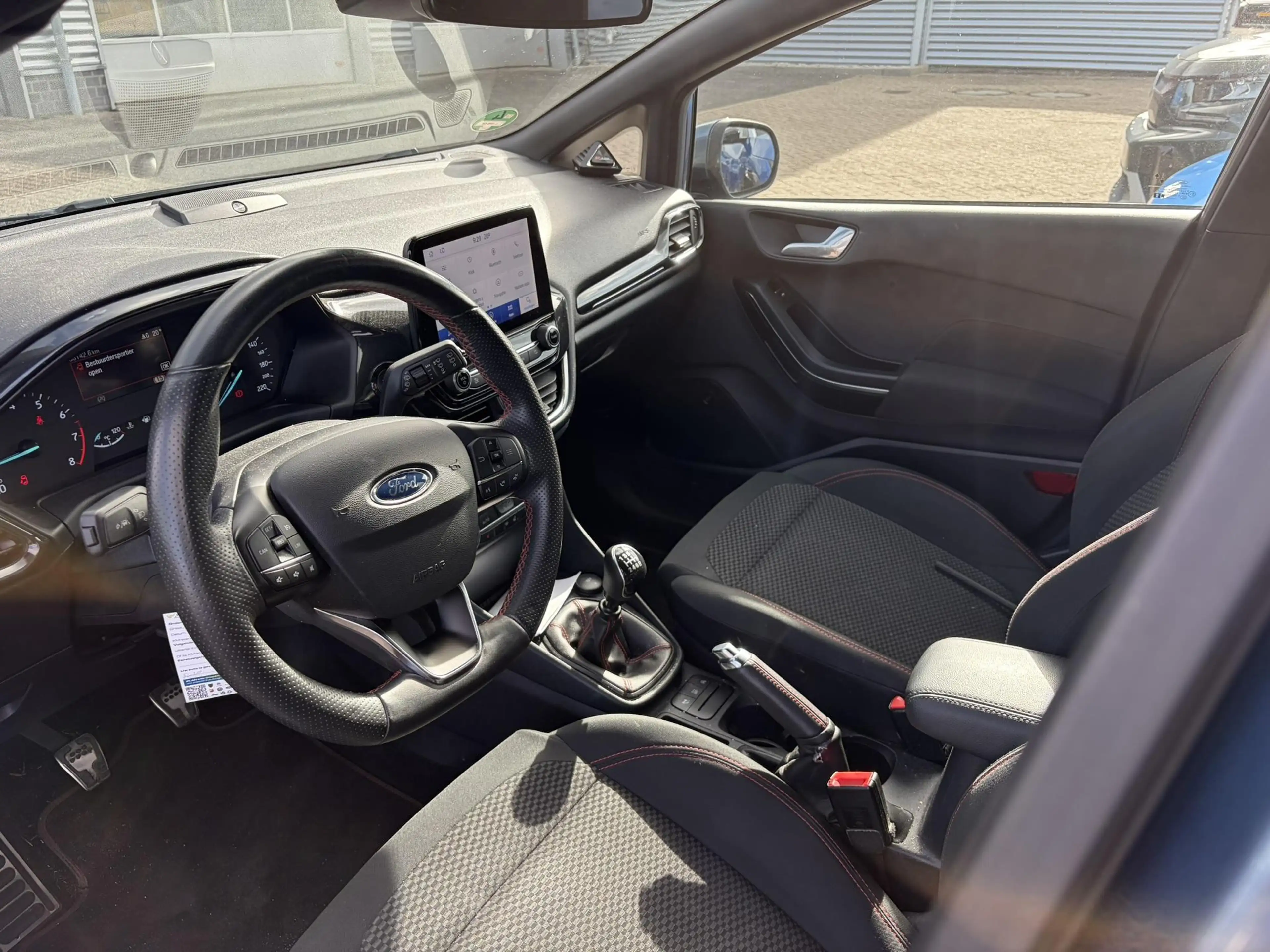 Ford Fiesta 1.0 EcoBoost ST-Line X — photo 10
