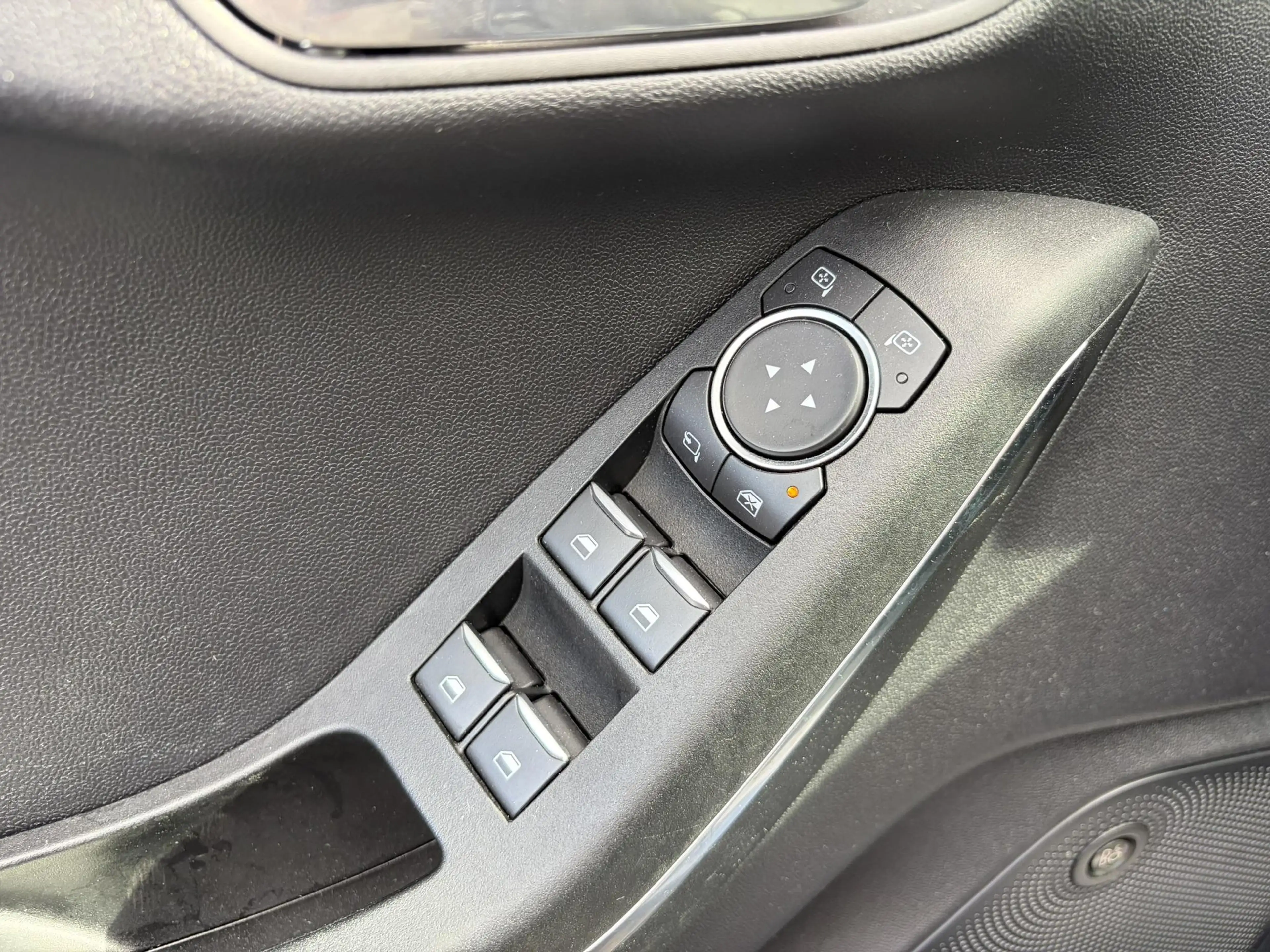 Ford Fiesta 1.0 EcoBoost ST-Line X — photo 11