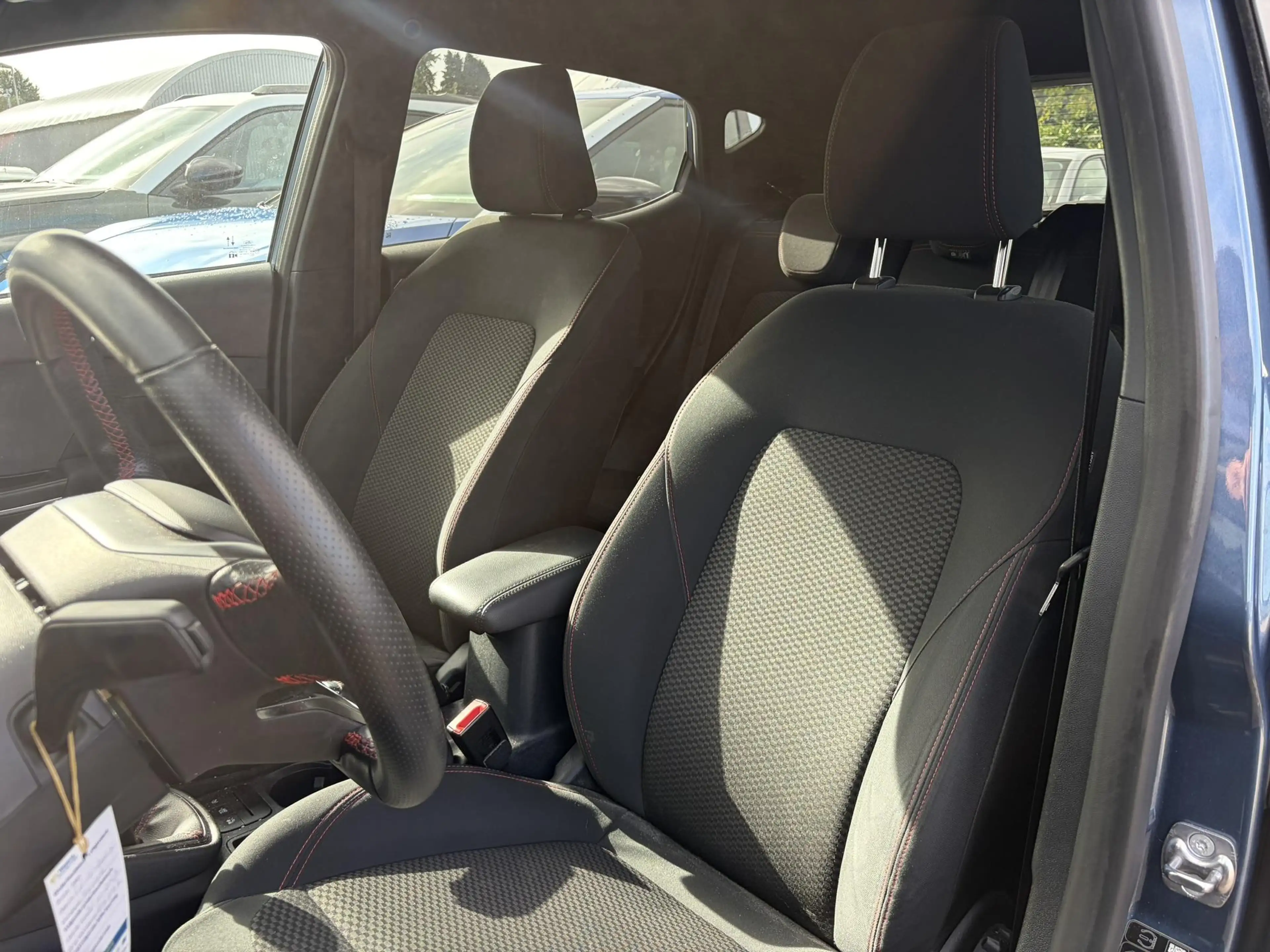 Ford Fiesta 1.0 EcoBoost ST-Line X — photo 9