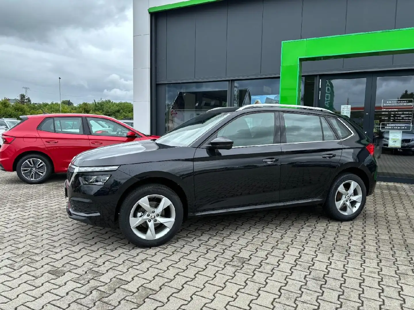 Skoda Kamiq Kamiq 1.0 TSI Style *Sitzh.*Klimaaut.*Parkpilot* Schwarz - 2