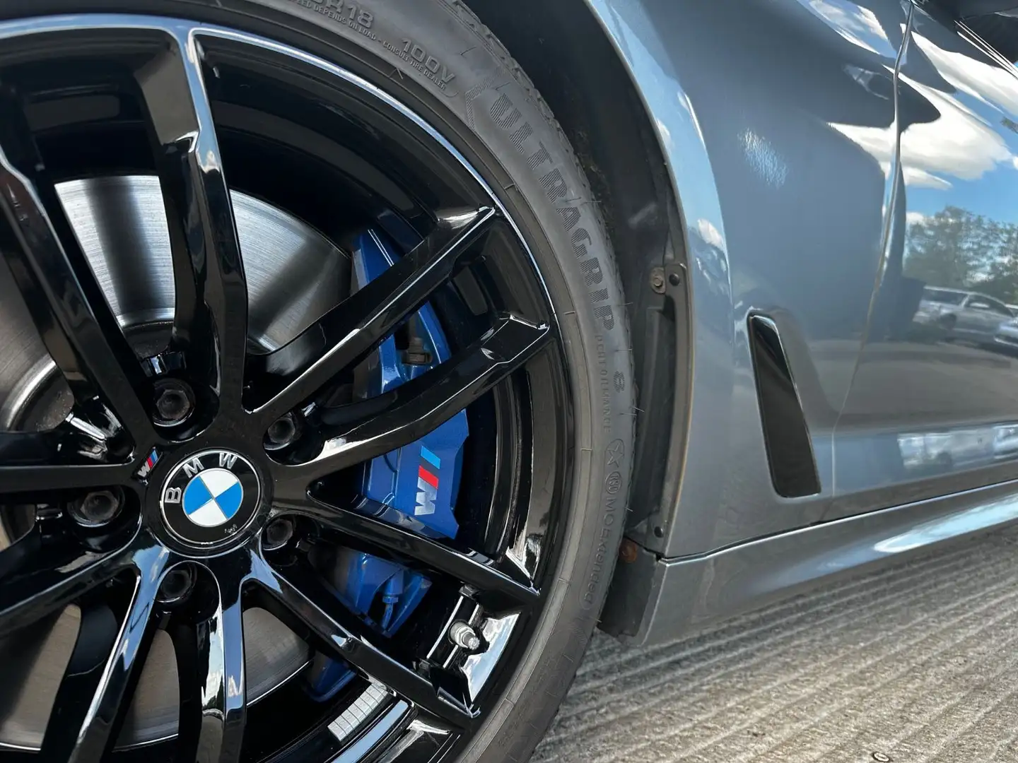 BMW 540 i Touring  xDrive M Sport "HU/AU+Service" Albastru - 2