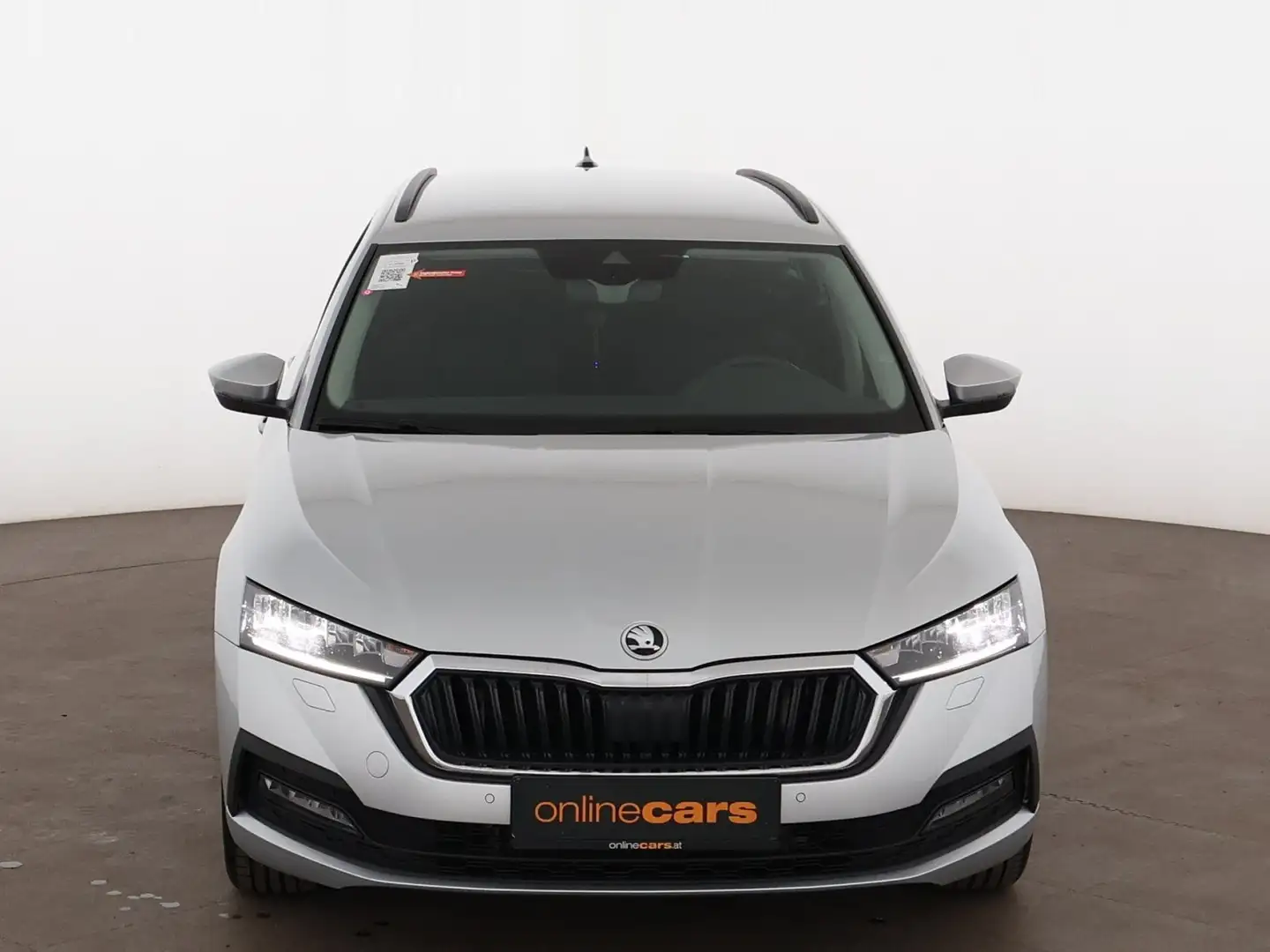 Skoda Octavia Combi 2.0 TDI Ambition Aut LED AHK RADAR Grau - 2