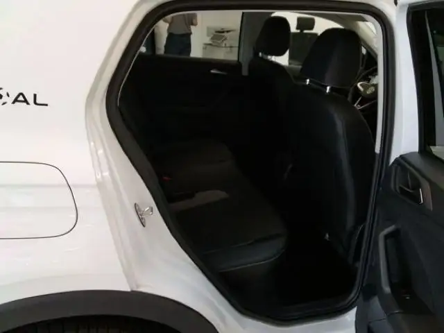 Volkswagen T-Cross view 8