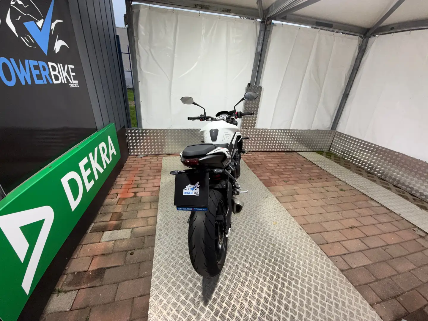 Triumph Street Triple 765 R my23 Bianco - 2