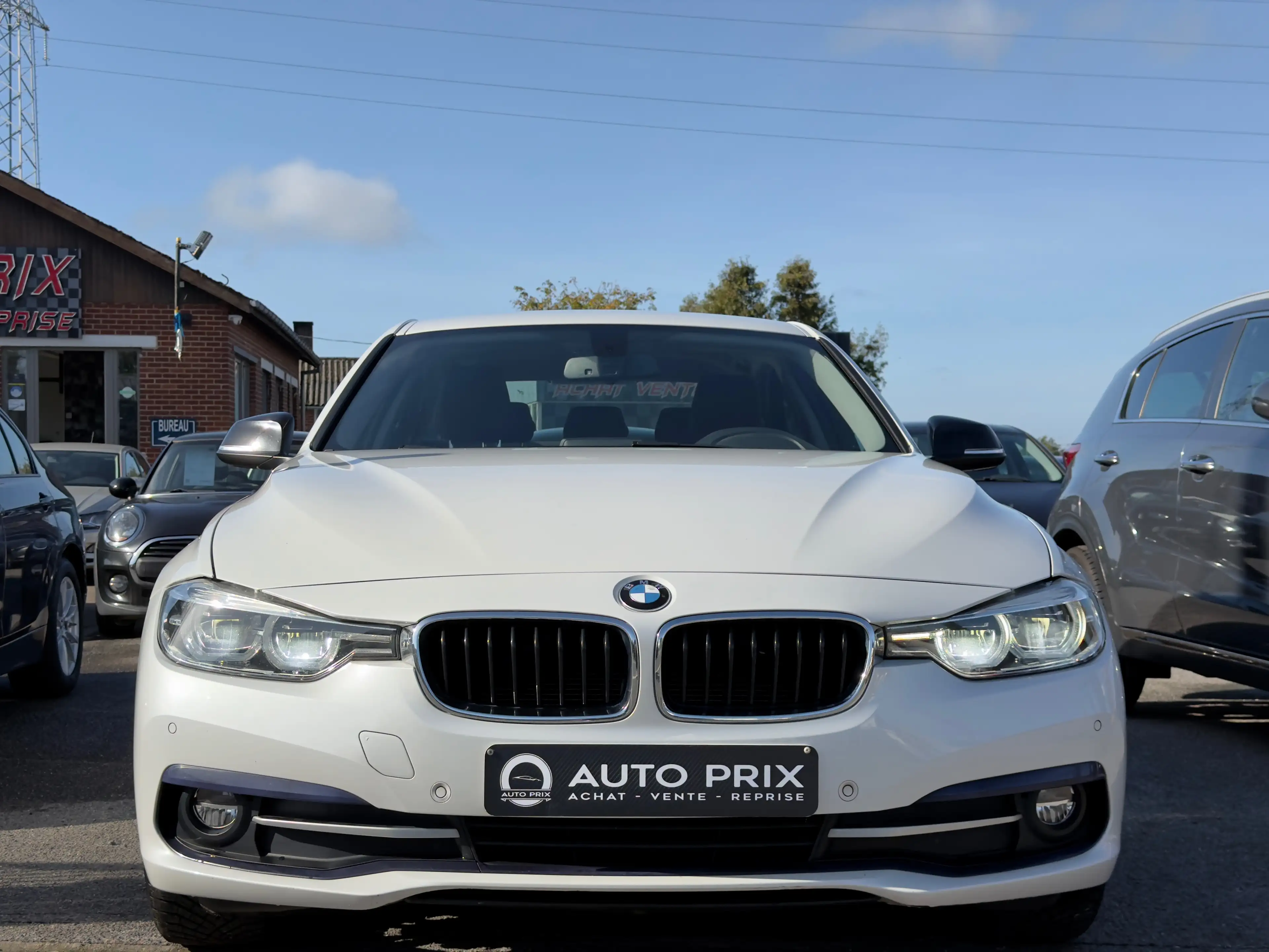 BMW 318 i Sport Line Navi Clim Cruise LED Face Lift Euro 6b Carnet — photo 3
