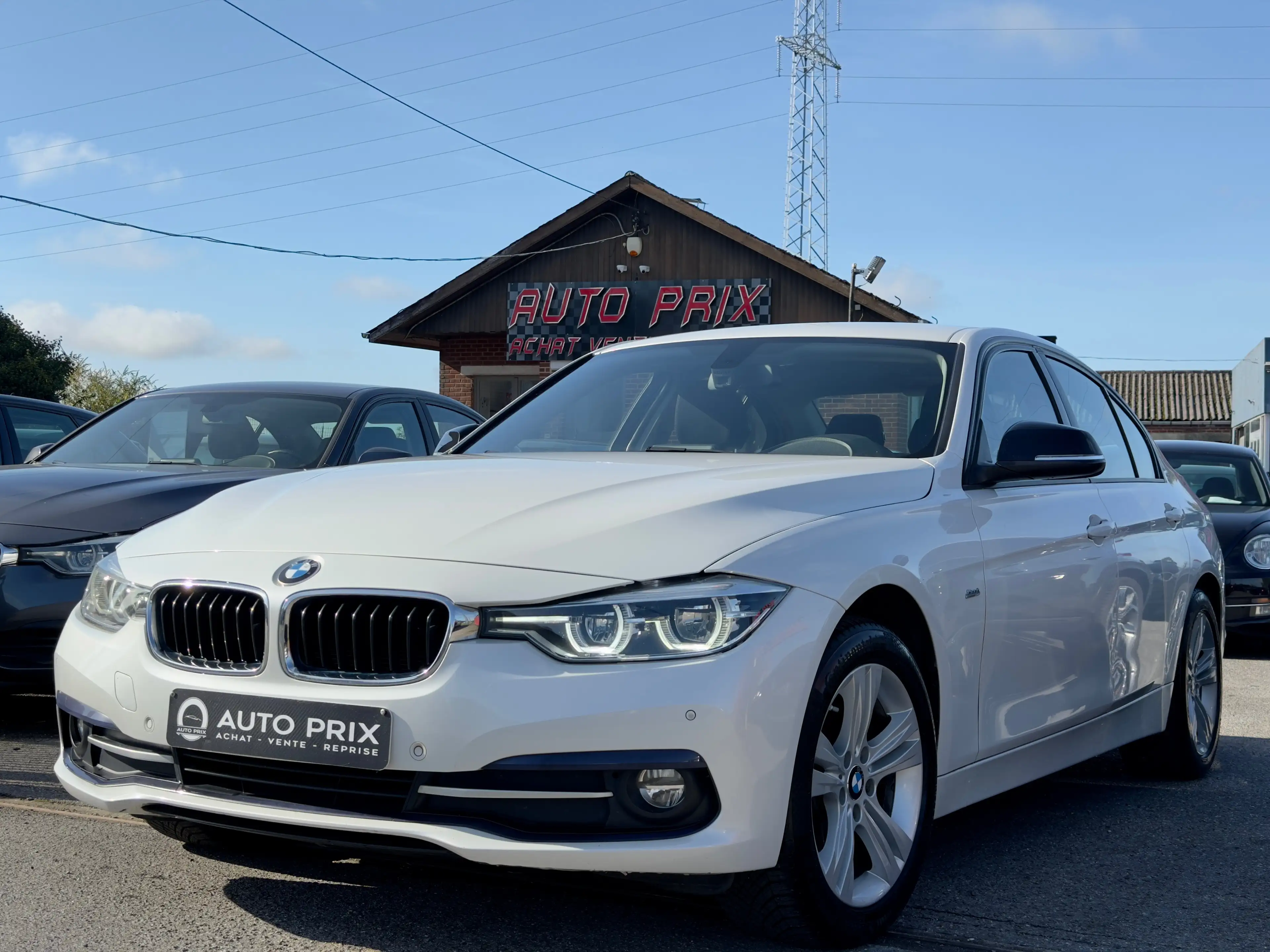 BMW 318 i Sport Line Navi Clim Cruise LED Face Lift Euro 6b Carnet