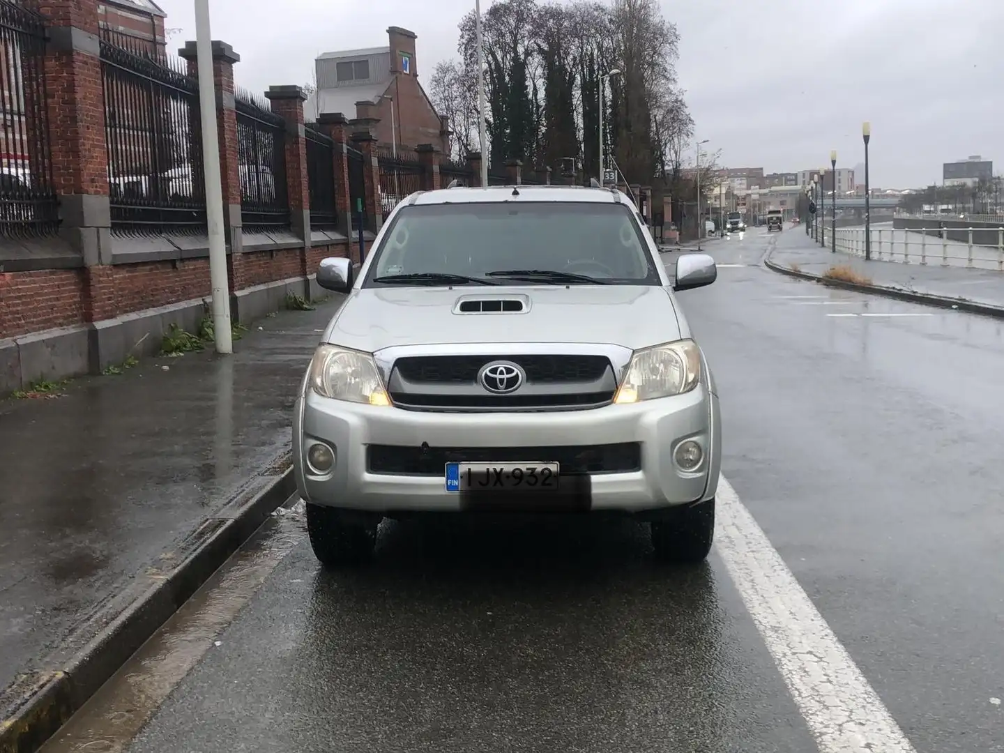 Toyota Hilux 3.0 D-4D 4WD SR Antarctica Grau - 2