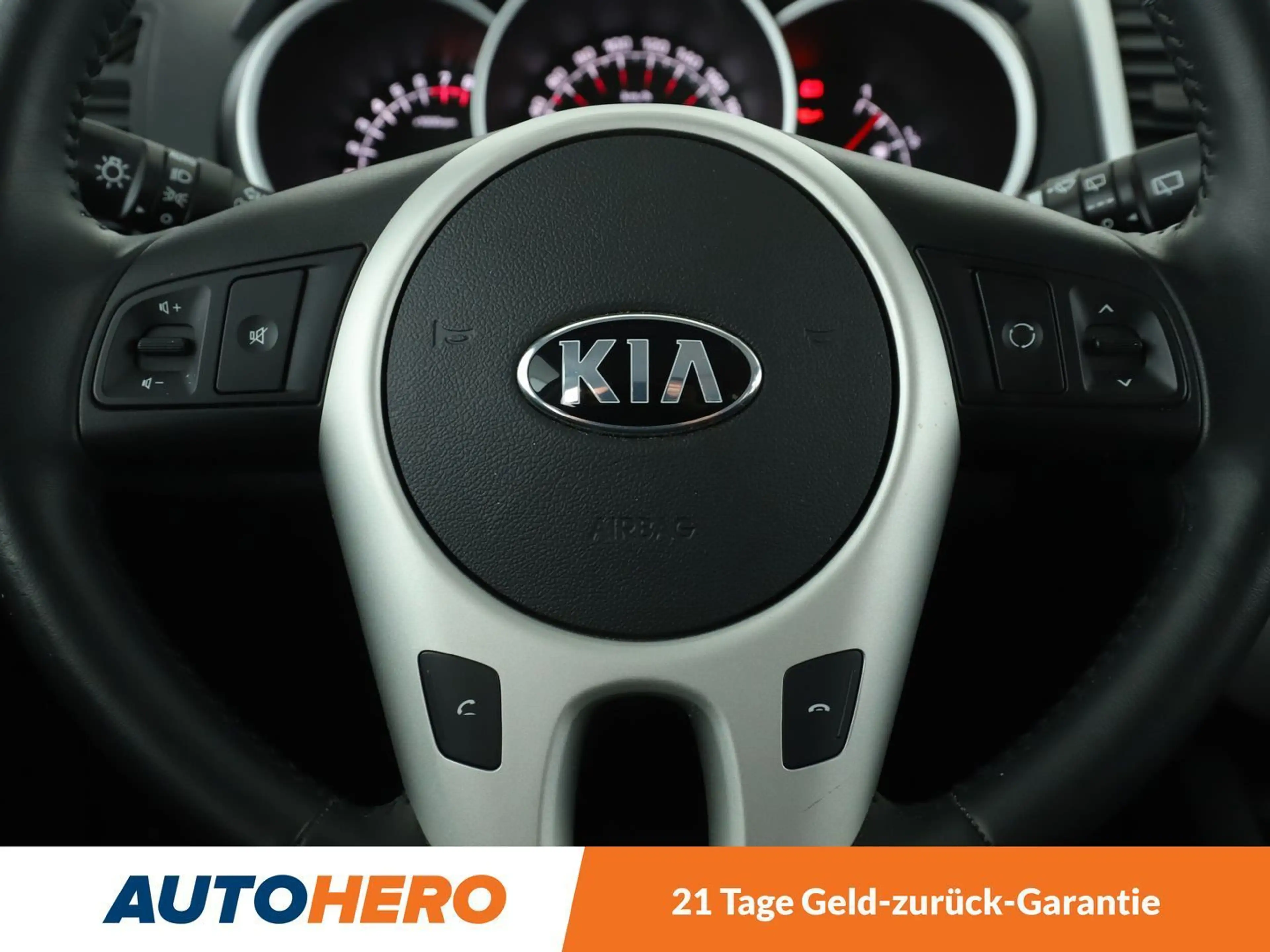 Kia Venga 1.6 FIFA World Cup Edition Aut*PDC*SHZ*ALU*KLIMA* — photo 13