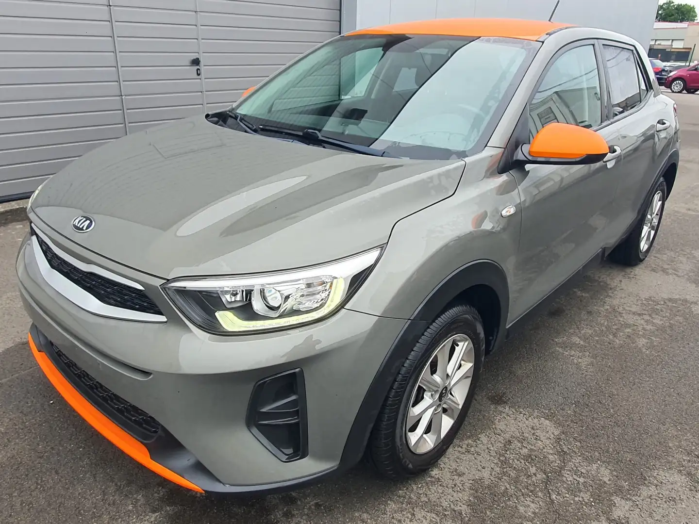 Kia Stonic 1.0 T °EURO6B° CLIM- GPS-BI TONS- Gris - 1