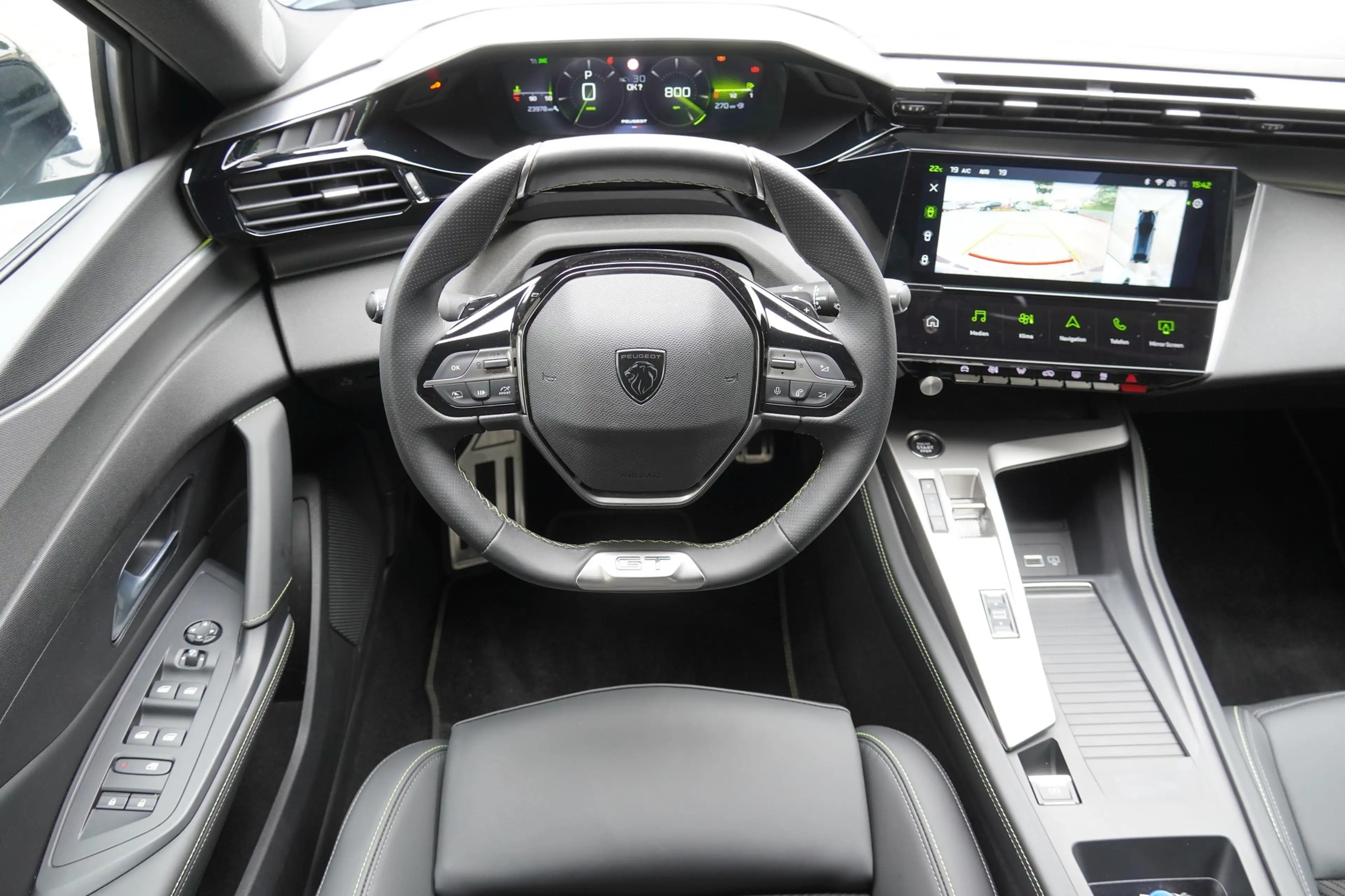 Peugeot 408 1.2 GT-Line LED Klimaaut. 360° Memory — photo 12