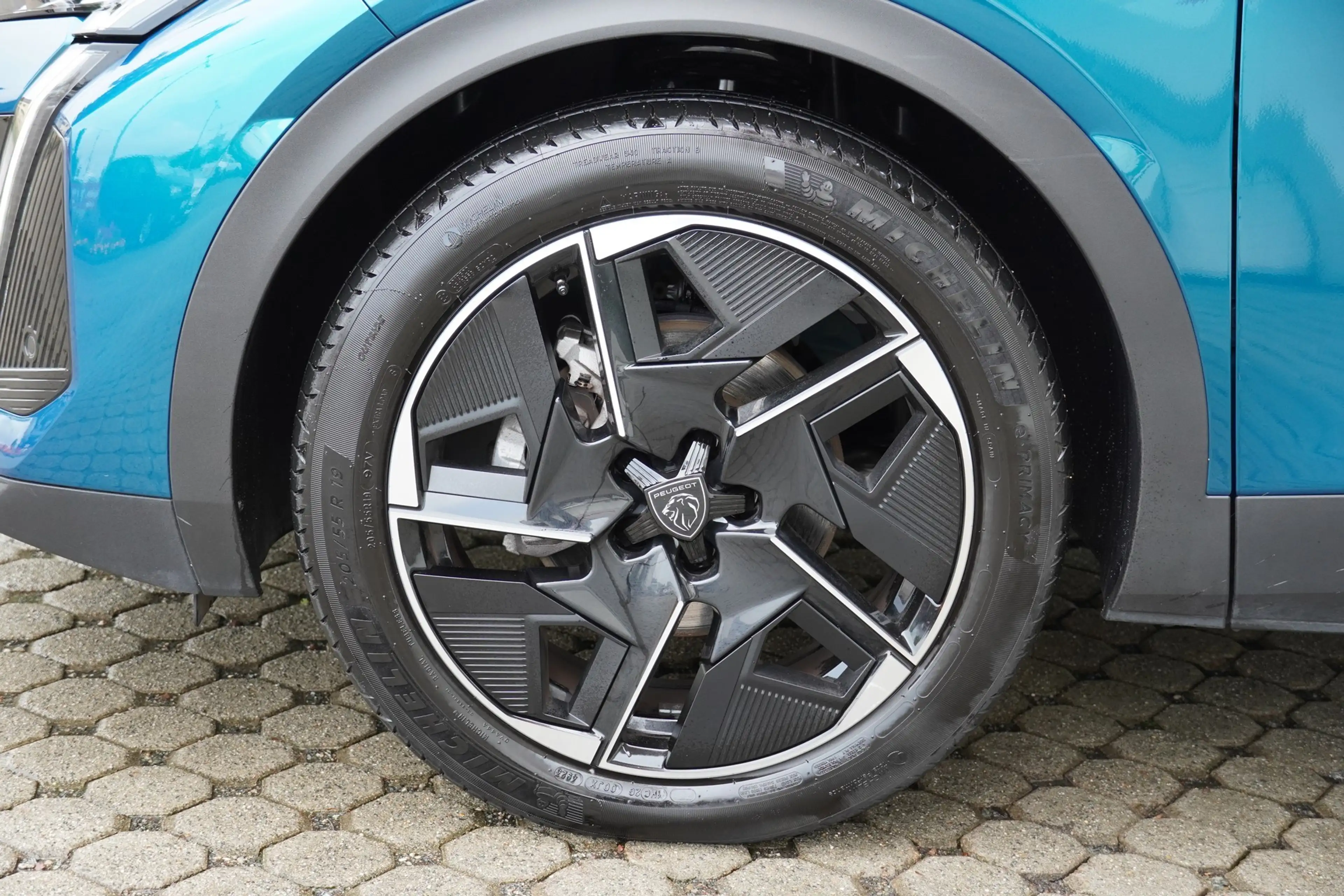 Peugeot 408 1.2 GT-Line LED Klimaaut. 360° Memory — photo 9