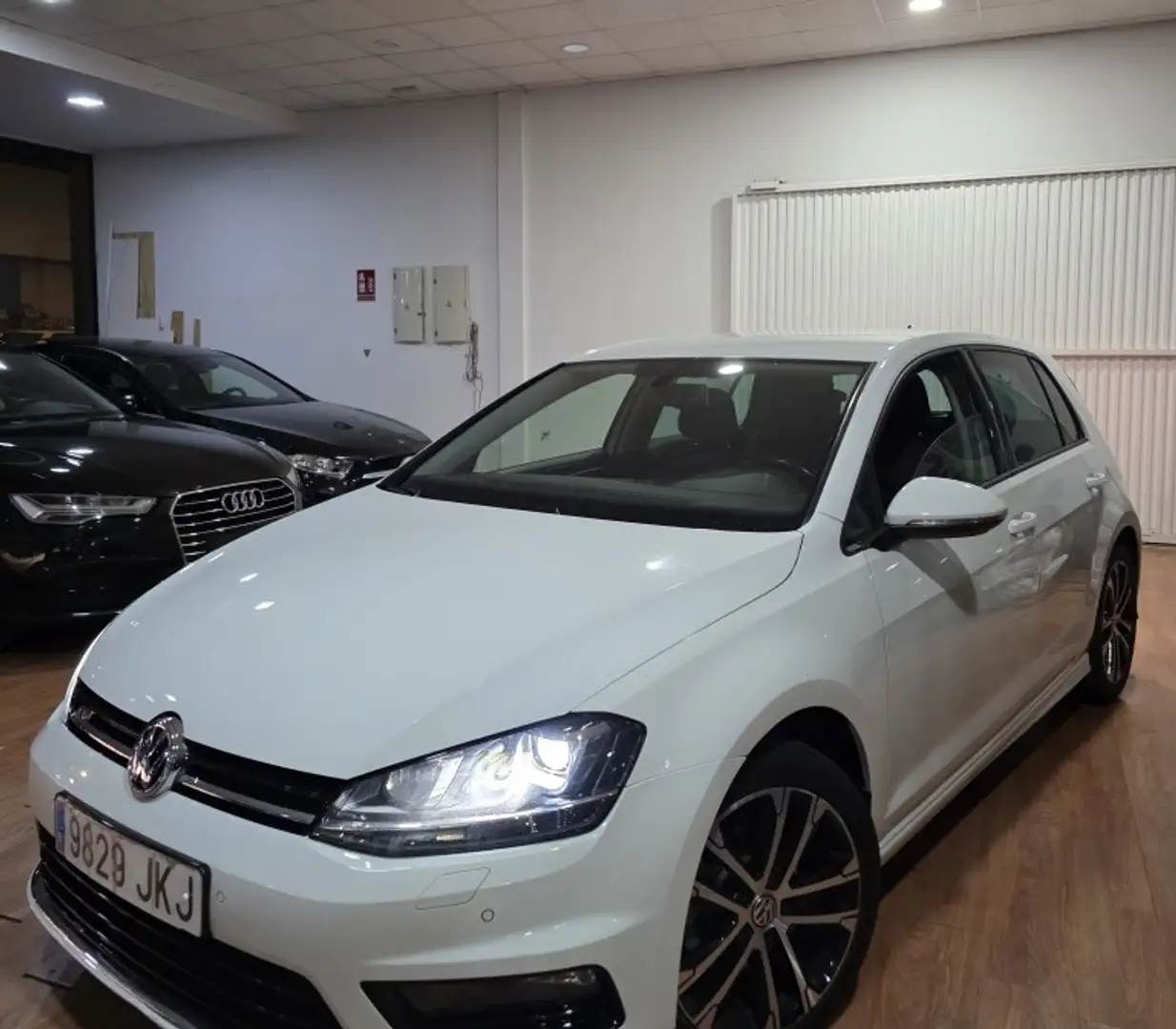 Volkswagen Golf 1.6TDI CR BMT Sport 110 Blanco - 1
