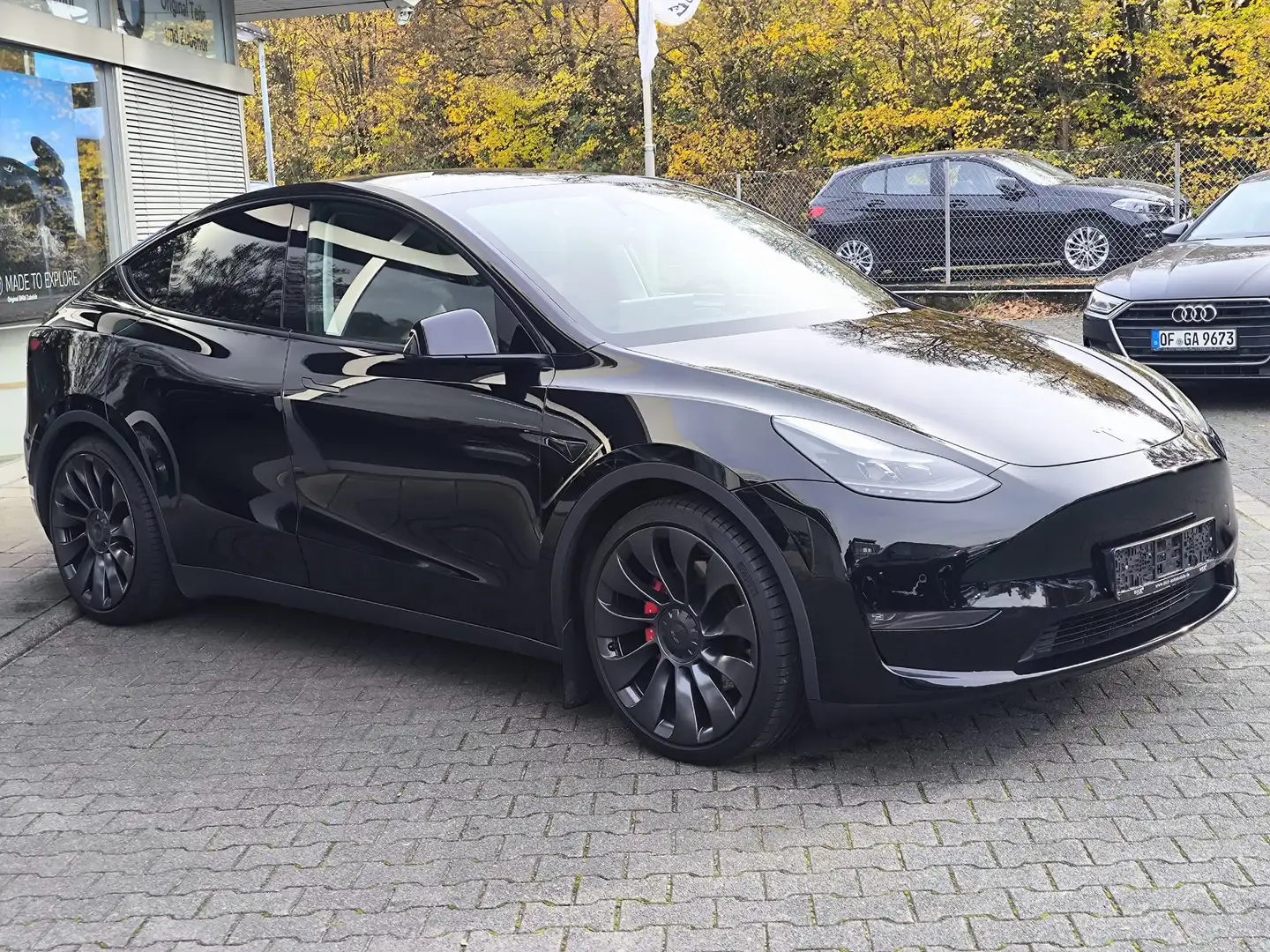 Tesla Model Y PERFORM AWD PANO+NAVI+STDHZ+ACC+360+AHK Schwarz - 2