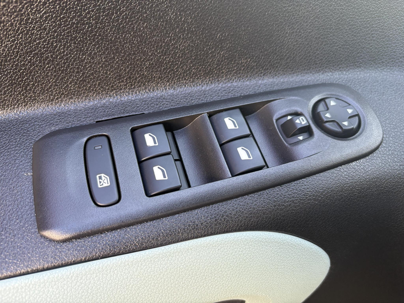 Citroen Berlingo 1.2 PureTech Live 7p. automaat — photo 33