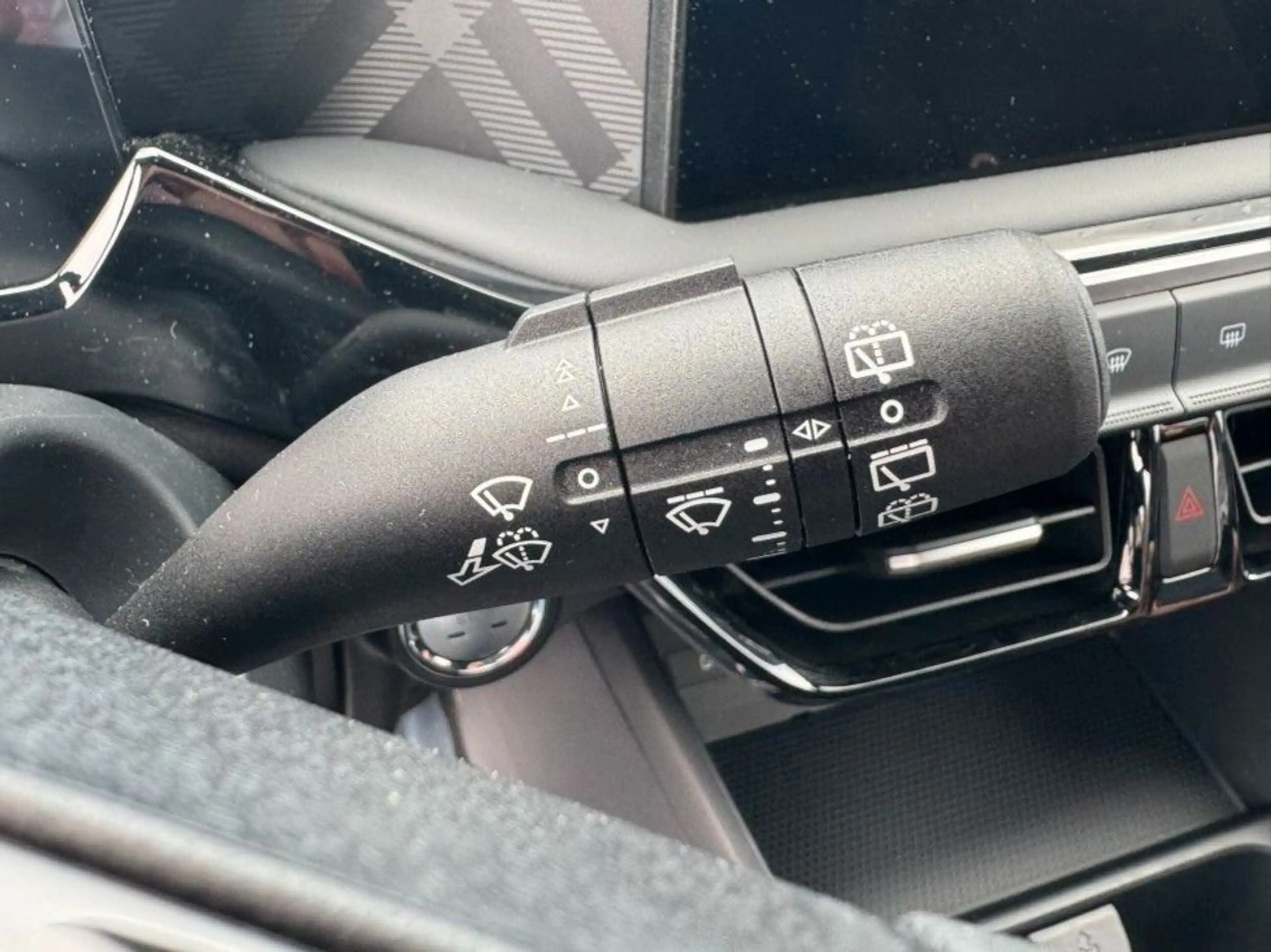 MG MG3 1,5 Hybrid + Comfort Automatik/NAVI/Kamera — photo 17