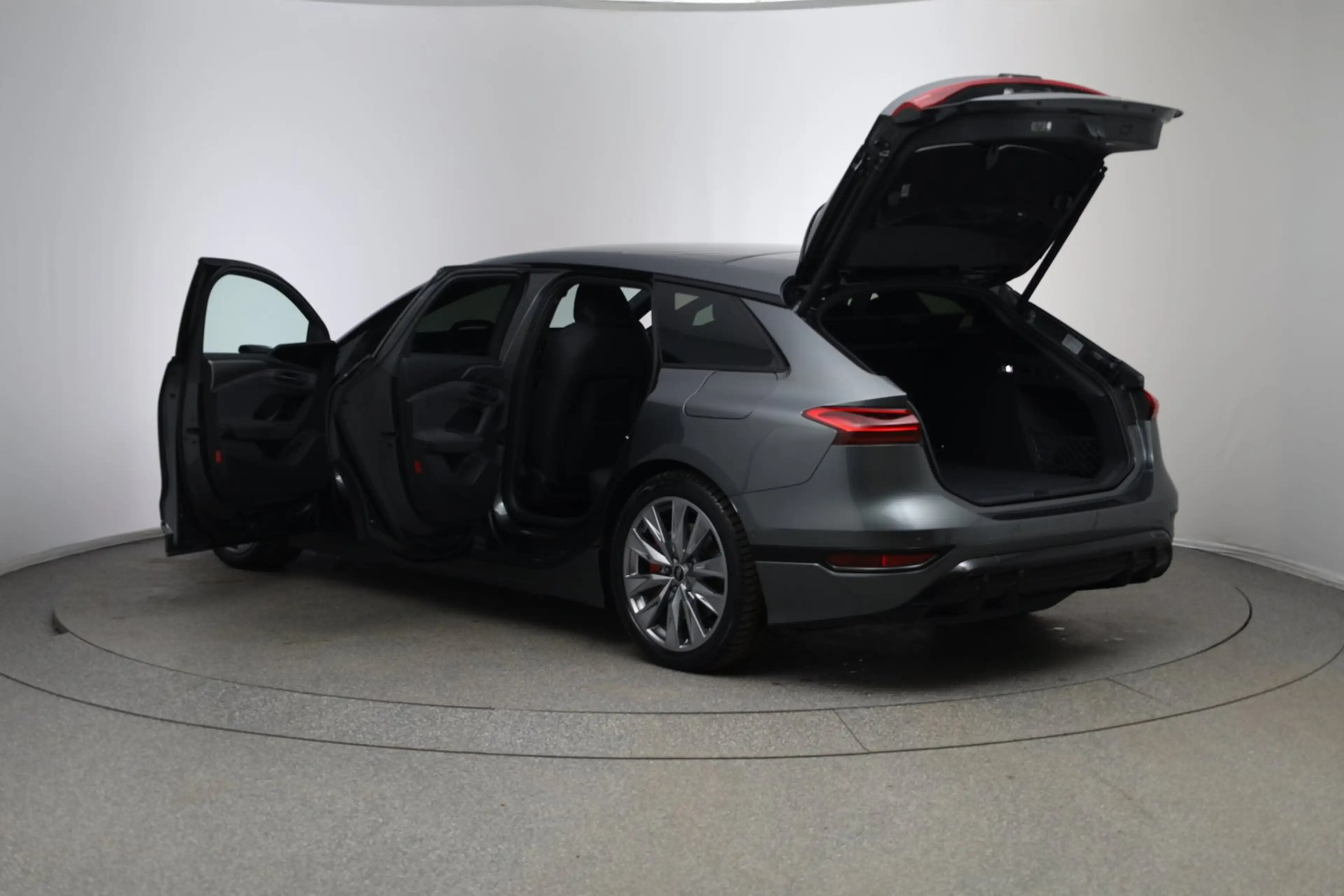 Audi S6 e-tron e-tron — photo 6