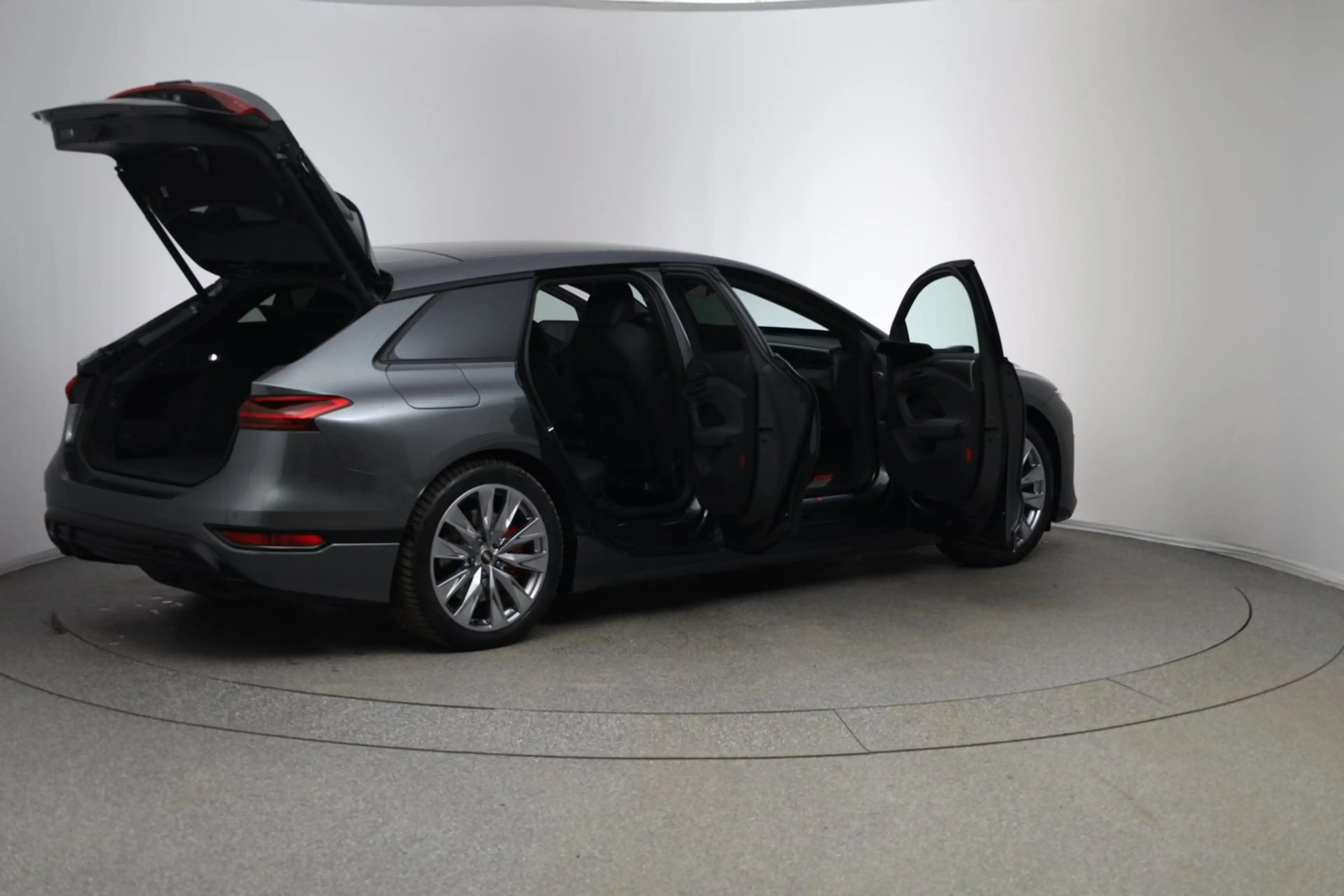 Audi S6 e-tron e-tron — photo 4