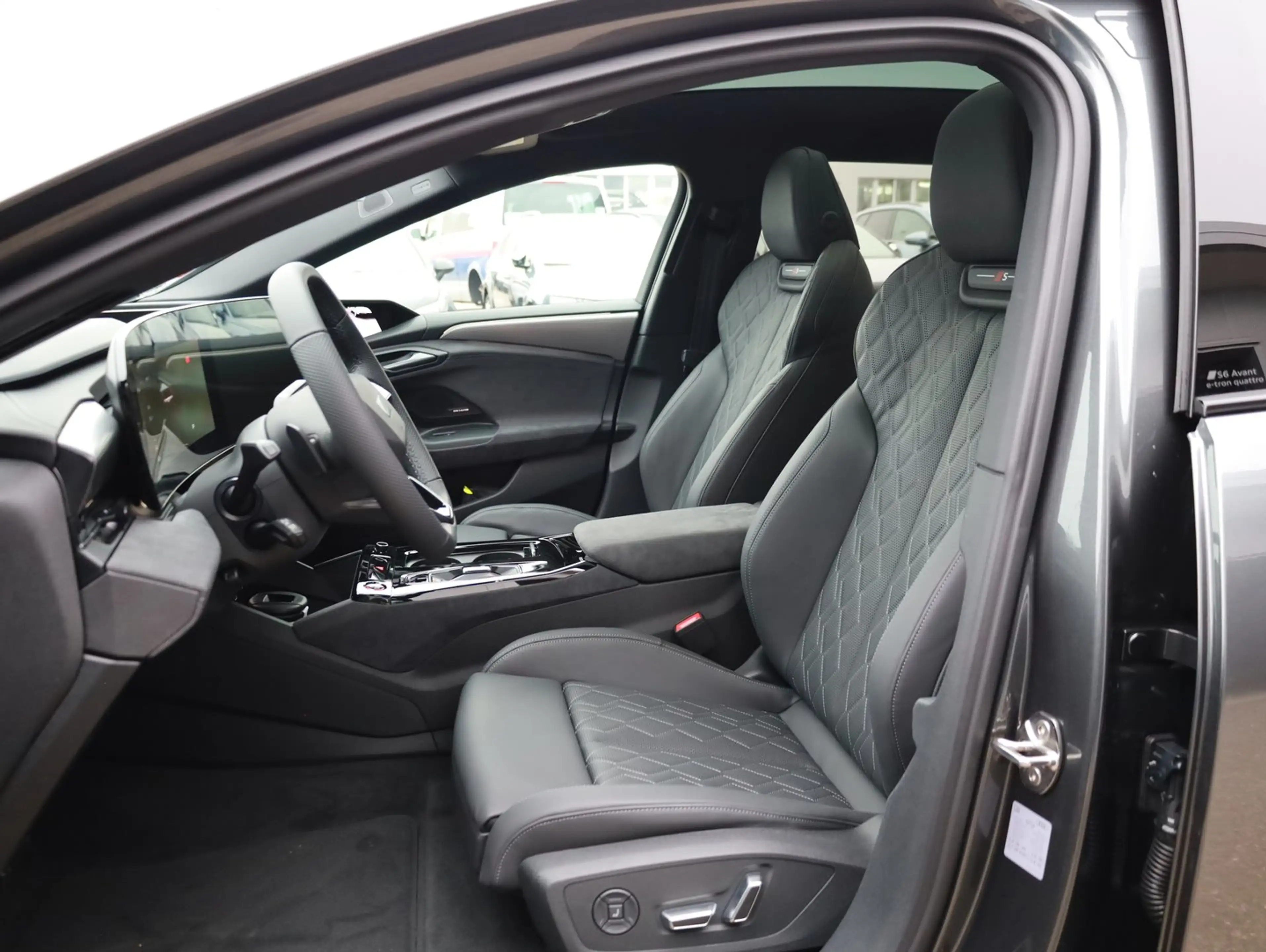 Audi S6 e-tron e-tron — photo 10