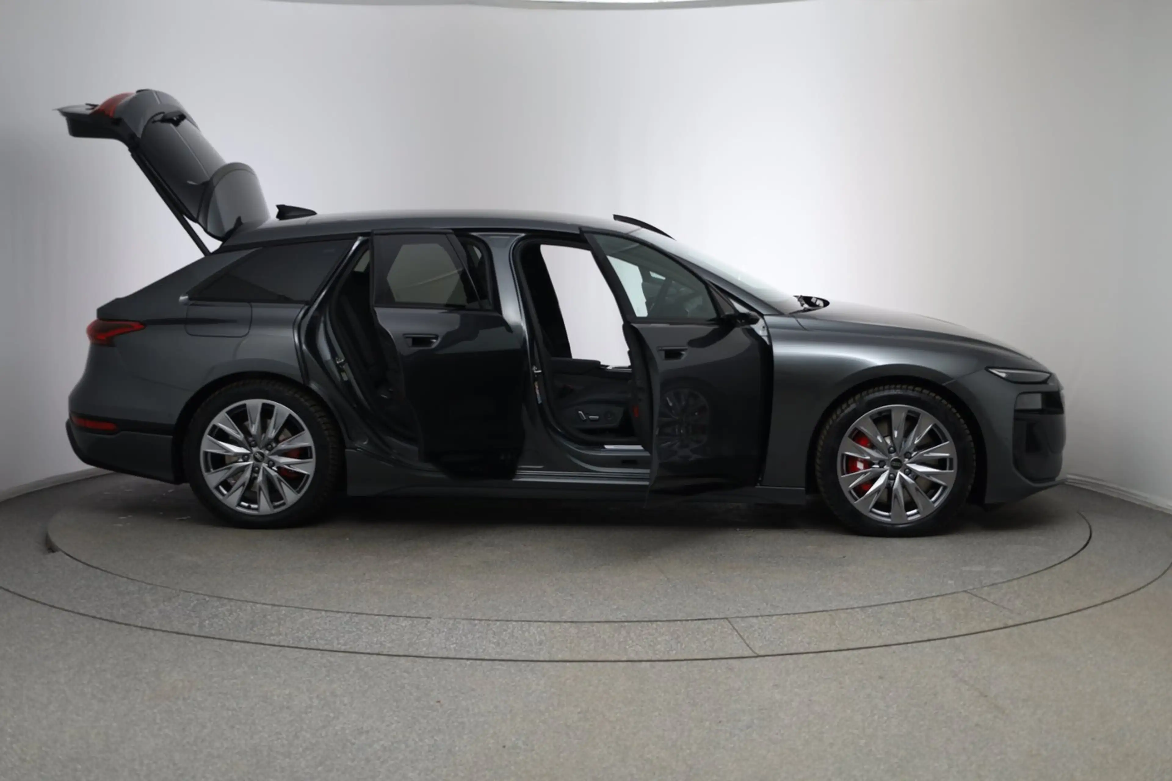 Audi S6 e-tron e-tron — photo 3