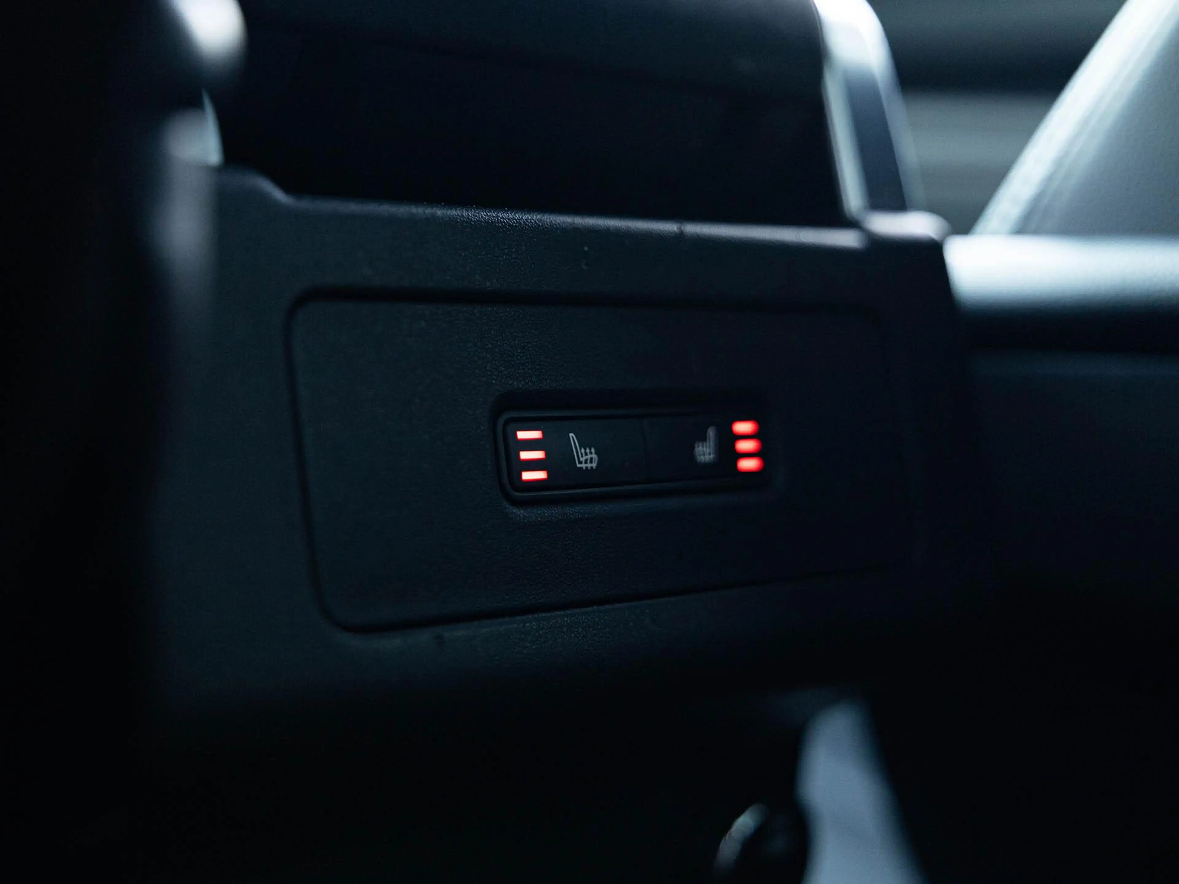 Land Rover Discovery 3.0 Td6 HSE 7p. | Panoramadak | Meridian Sound | C — photo 26