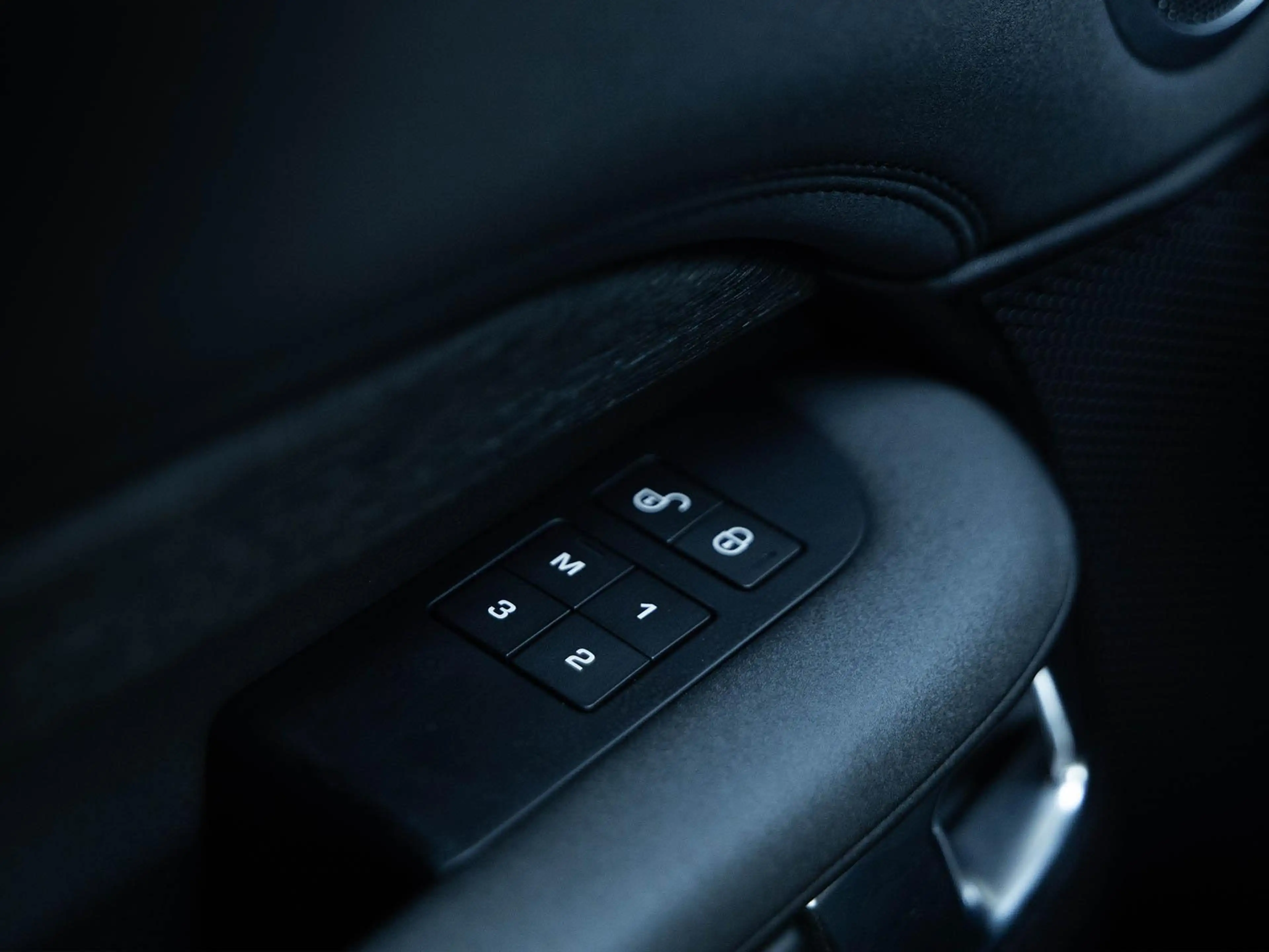 Land Rover Discovery 3.0 Td6 HSE 7p. | Panoramadak | Meridian Sound | C — photo 12
