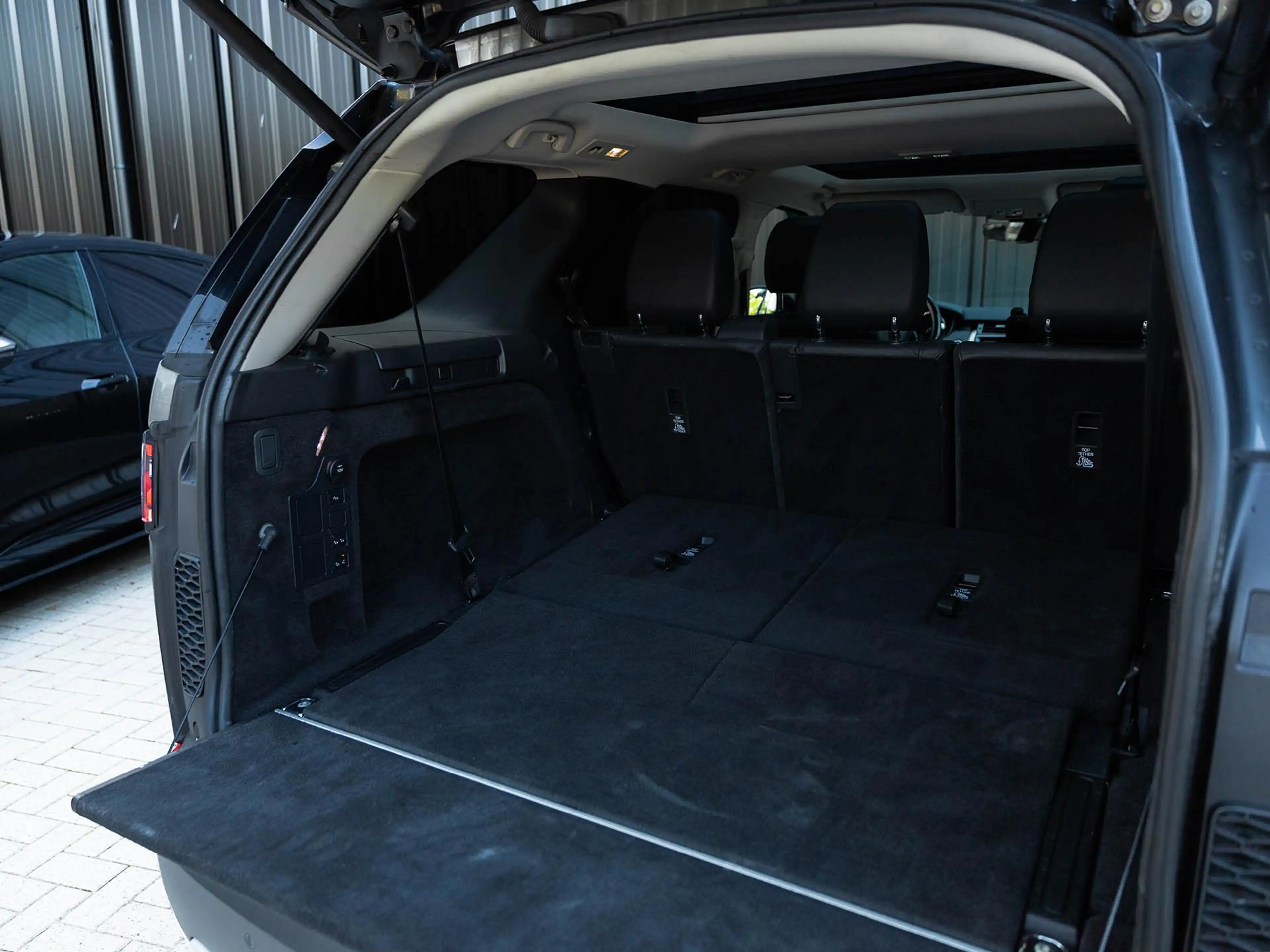 Land Rover Discovery 3.0 Td6 HSE 7p. | Panoramadak | Meridian Sound | C — photo 30