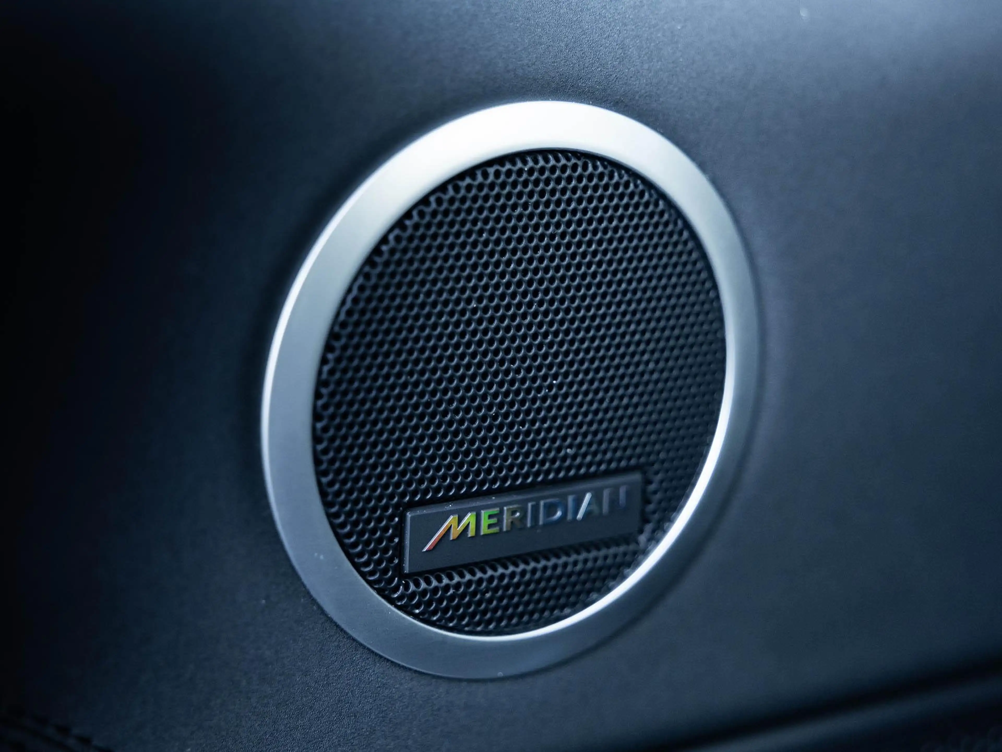 Land Rover Discovery 3.0 Td6 HSE 7p. | Panoramadak | Meridian Sound | C — photo 4