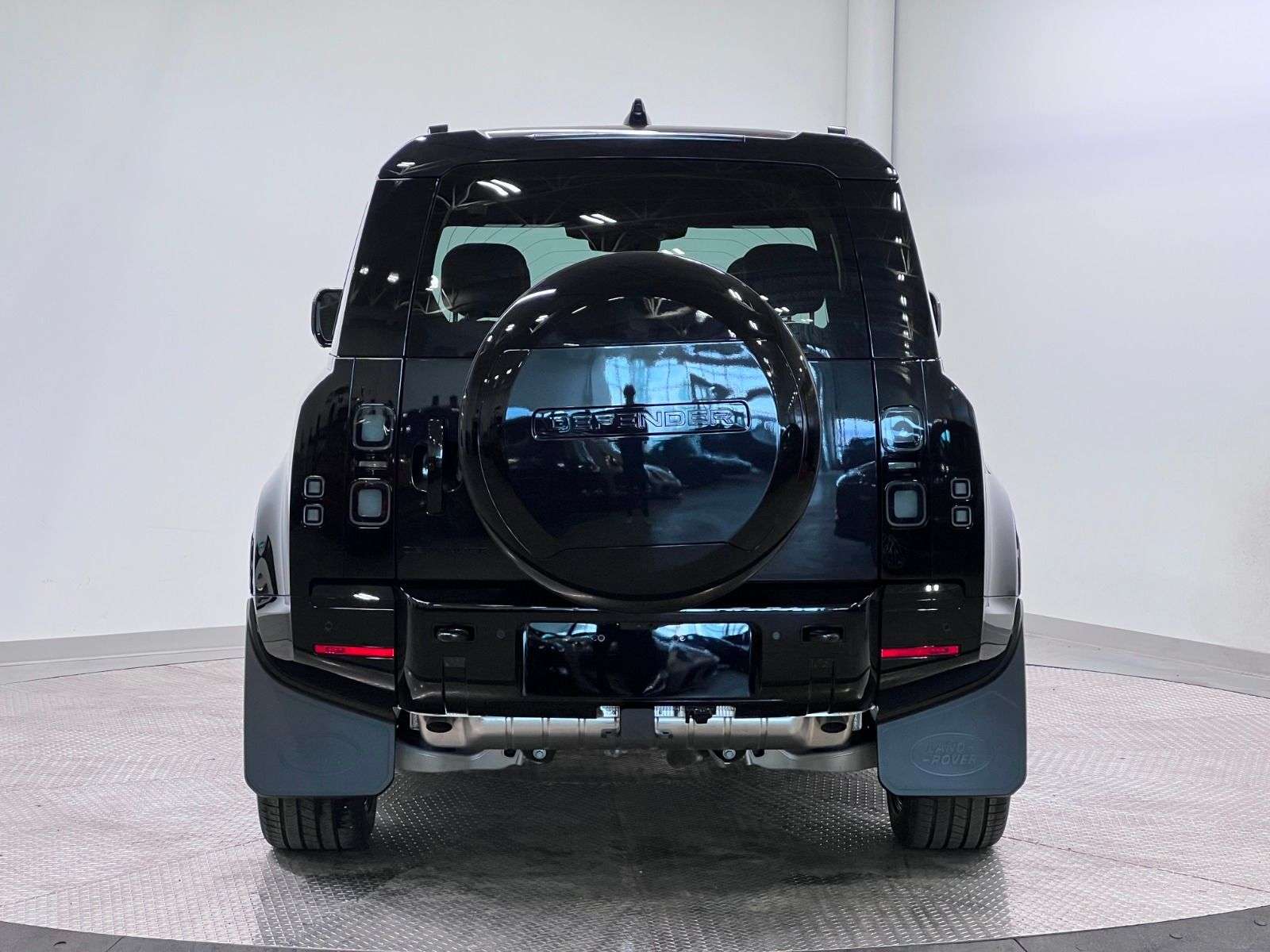 2026 Land Rover Defender 110 P400 X thumb 6