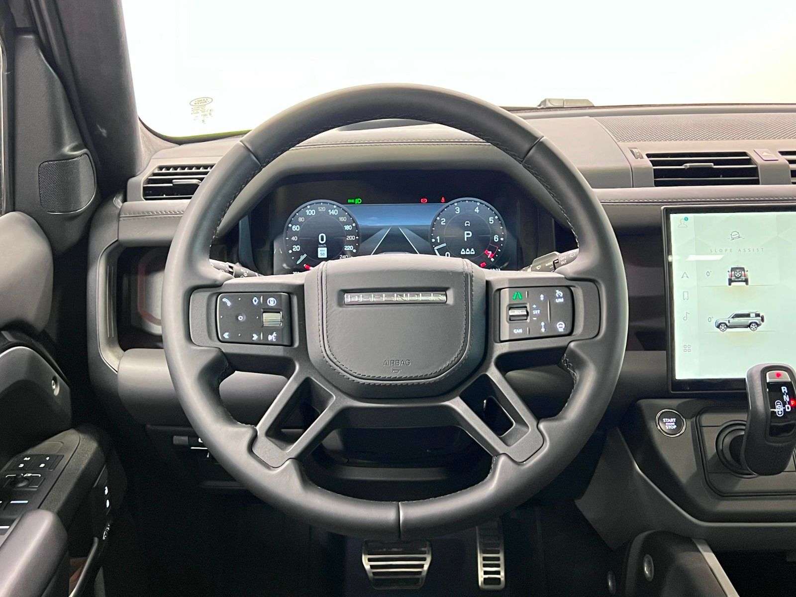 2026 Land Rover Defender 110 P400 X thumb 16