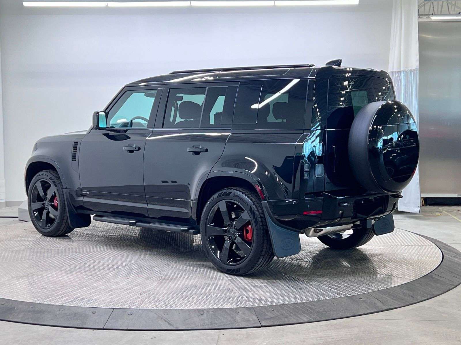 2026 Land Rover Defender 110 P400 X alt 3