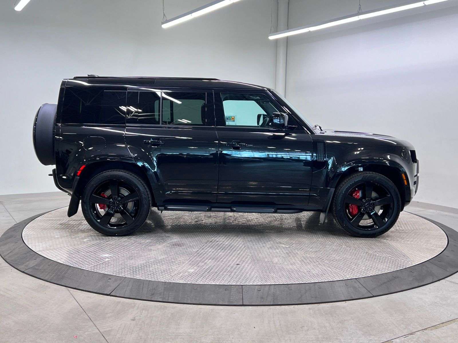 2026 Land Rover Defender 110 P400 X thumb 7